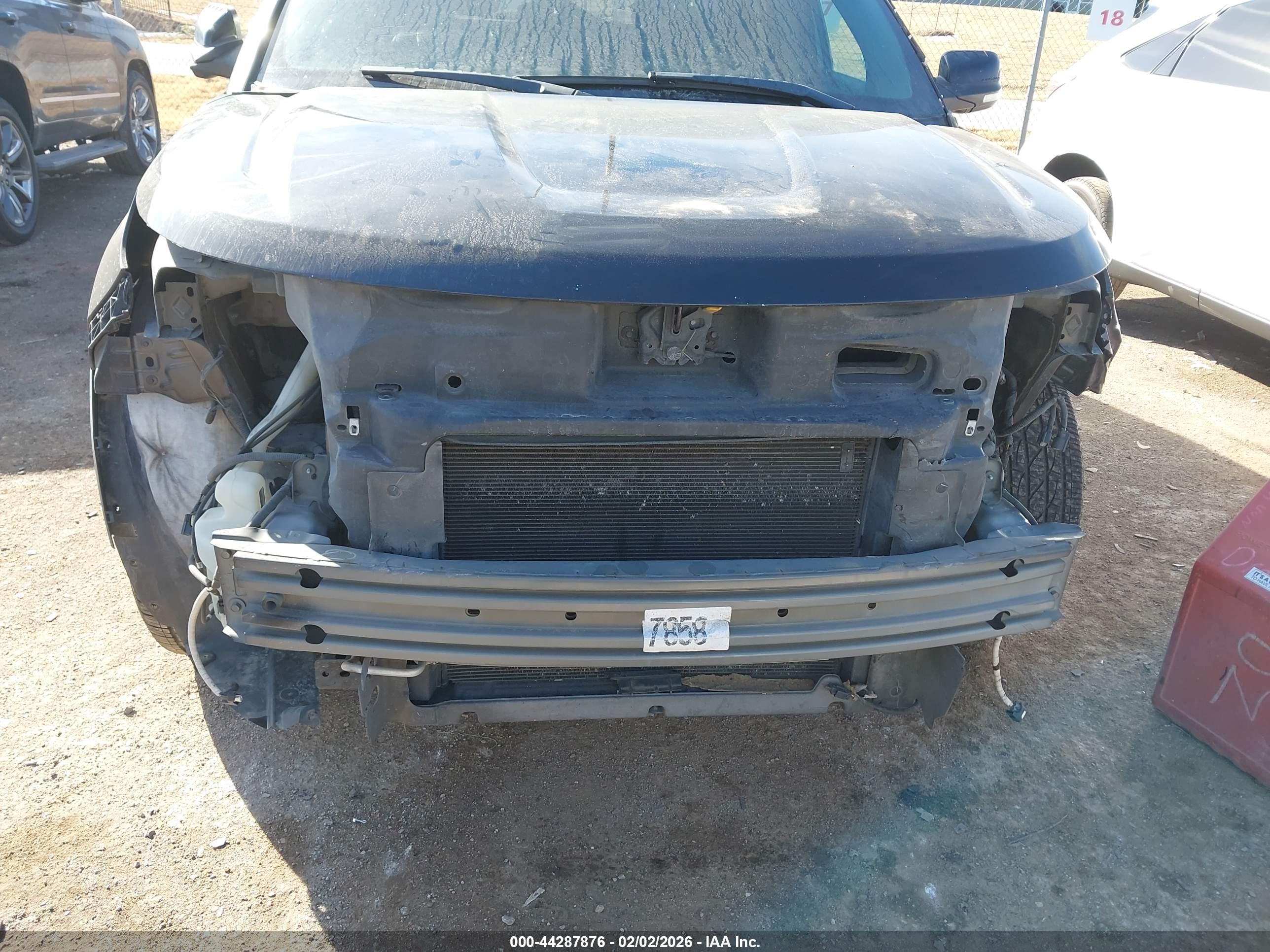 FORD EXPLORER image 6