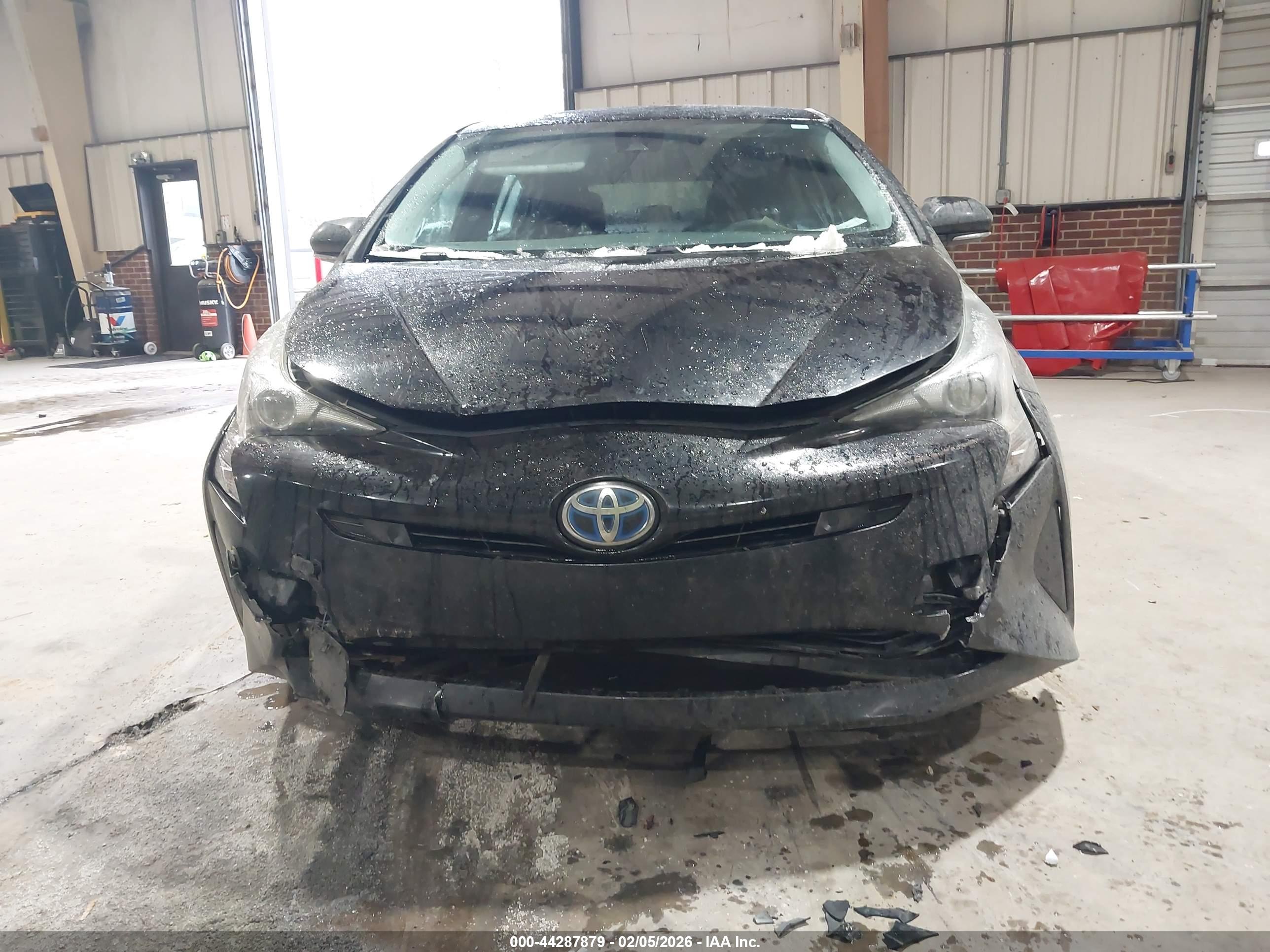 TOYOTA PRIUS image 6