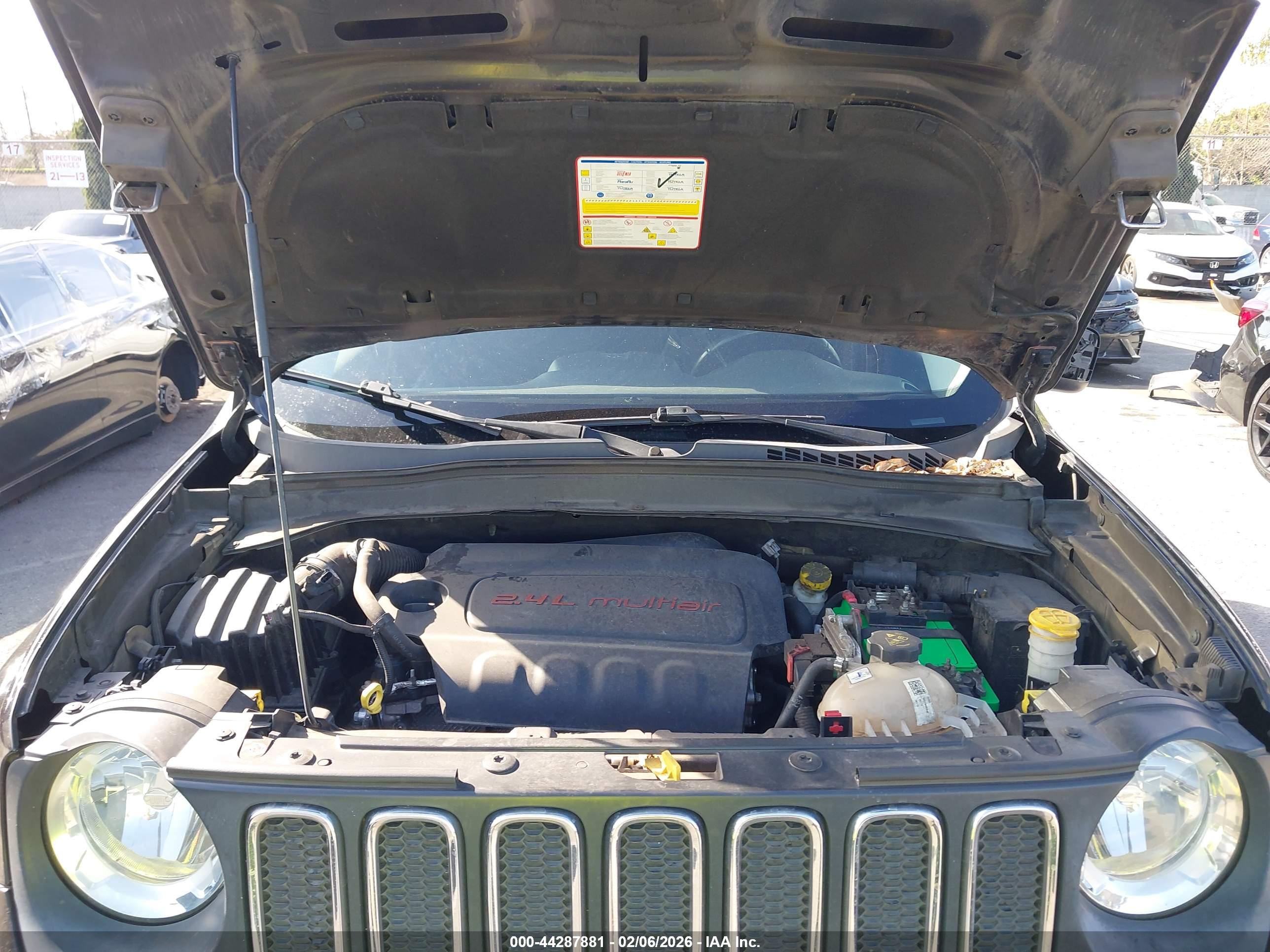 JEEP RENEGADE image 10