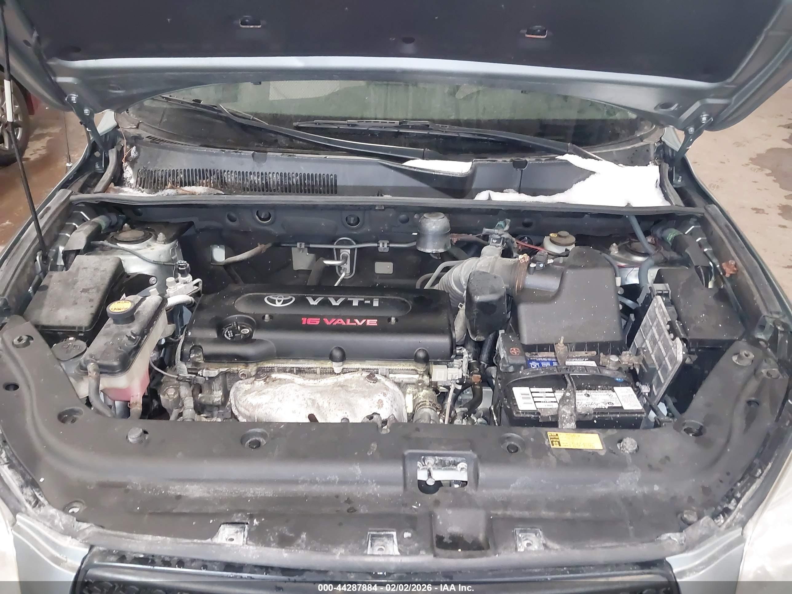 TOYOTA RAV4 image 10