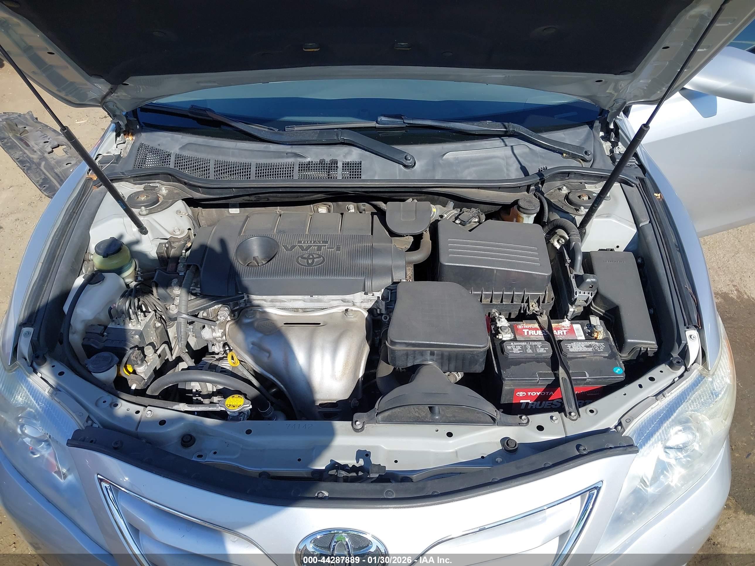 TOYOTA CAMRY image 10