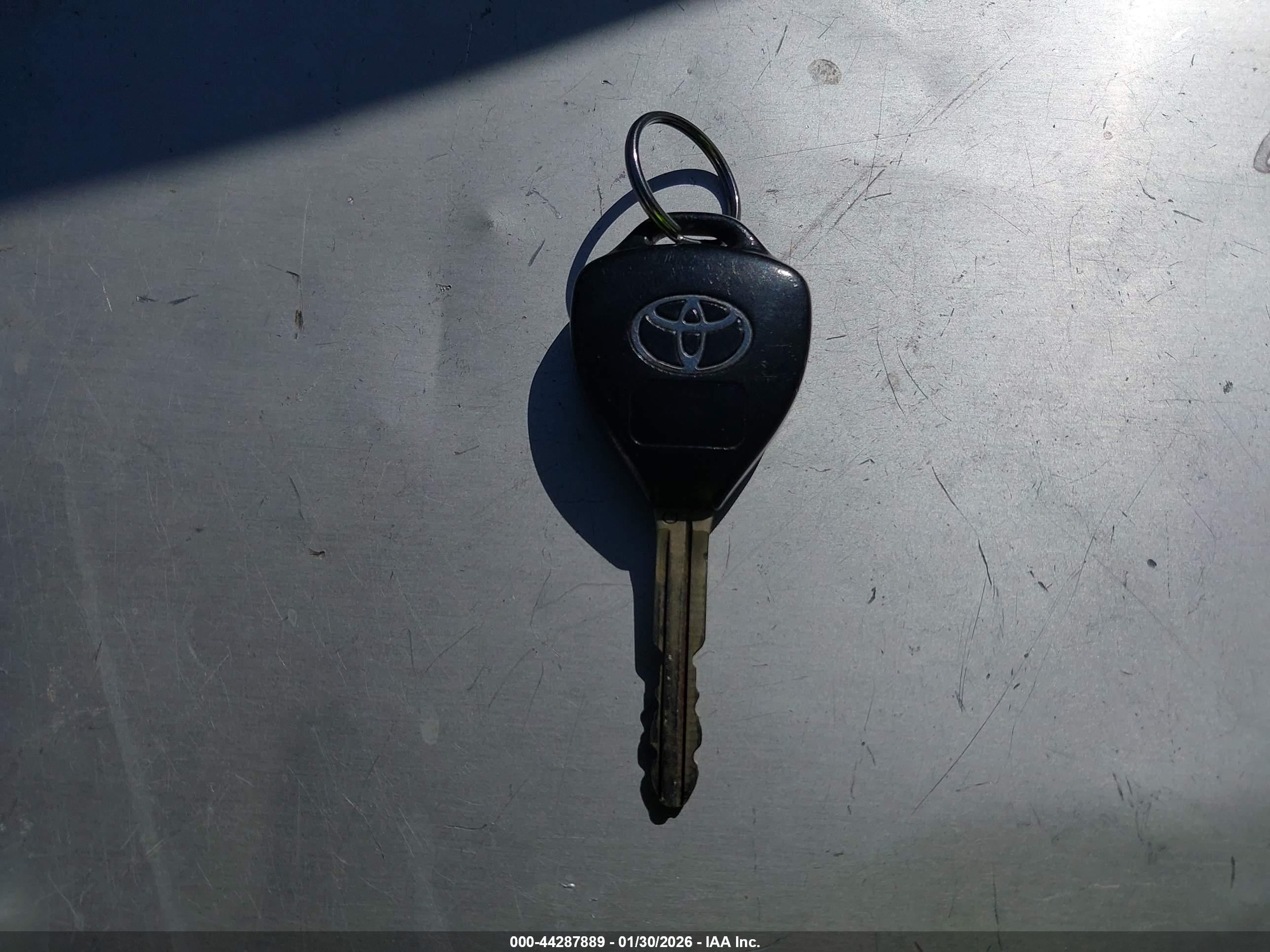 TOYOTA CAMRY image 11