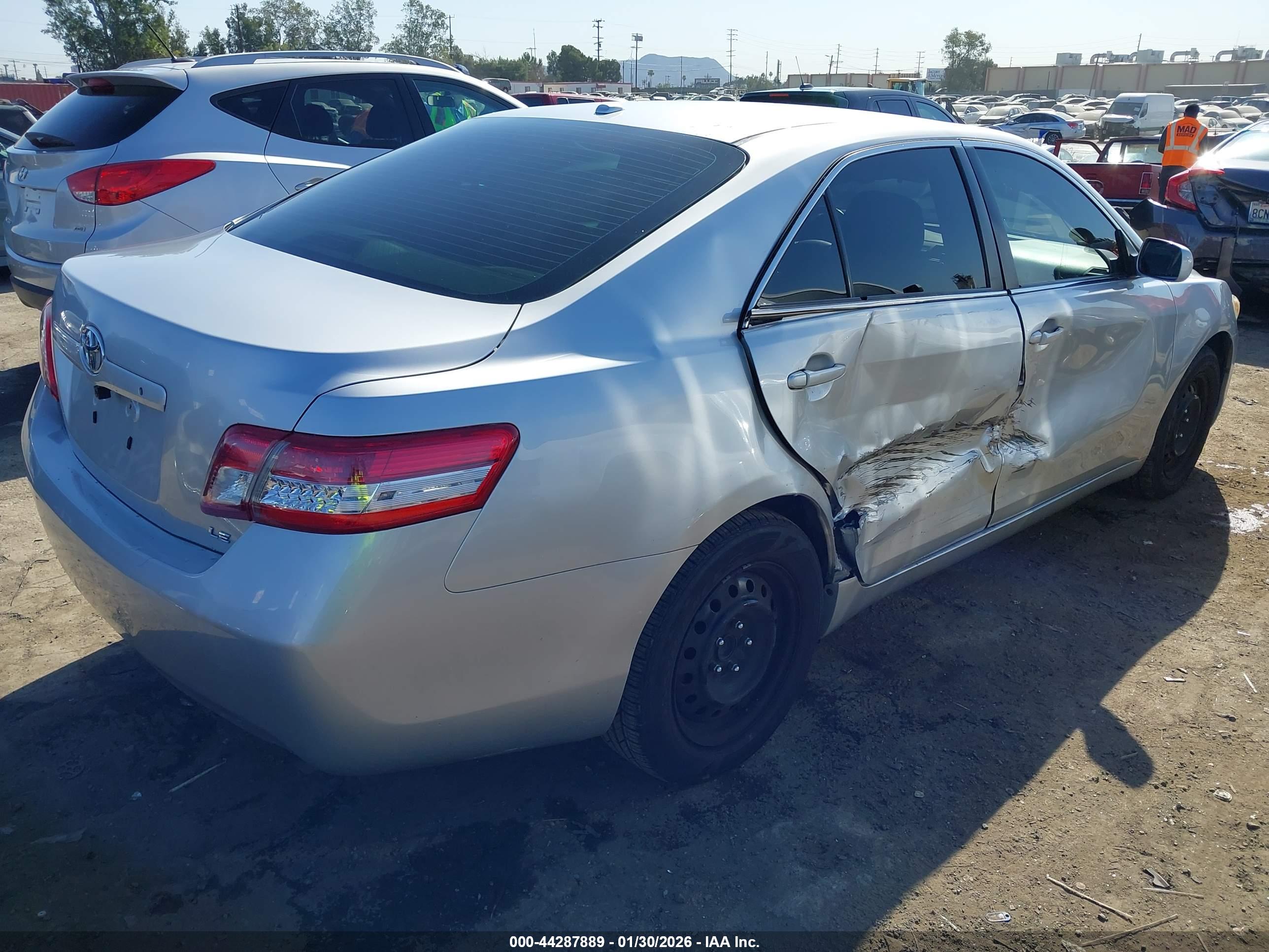 TOYOTA CAMRY image 4