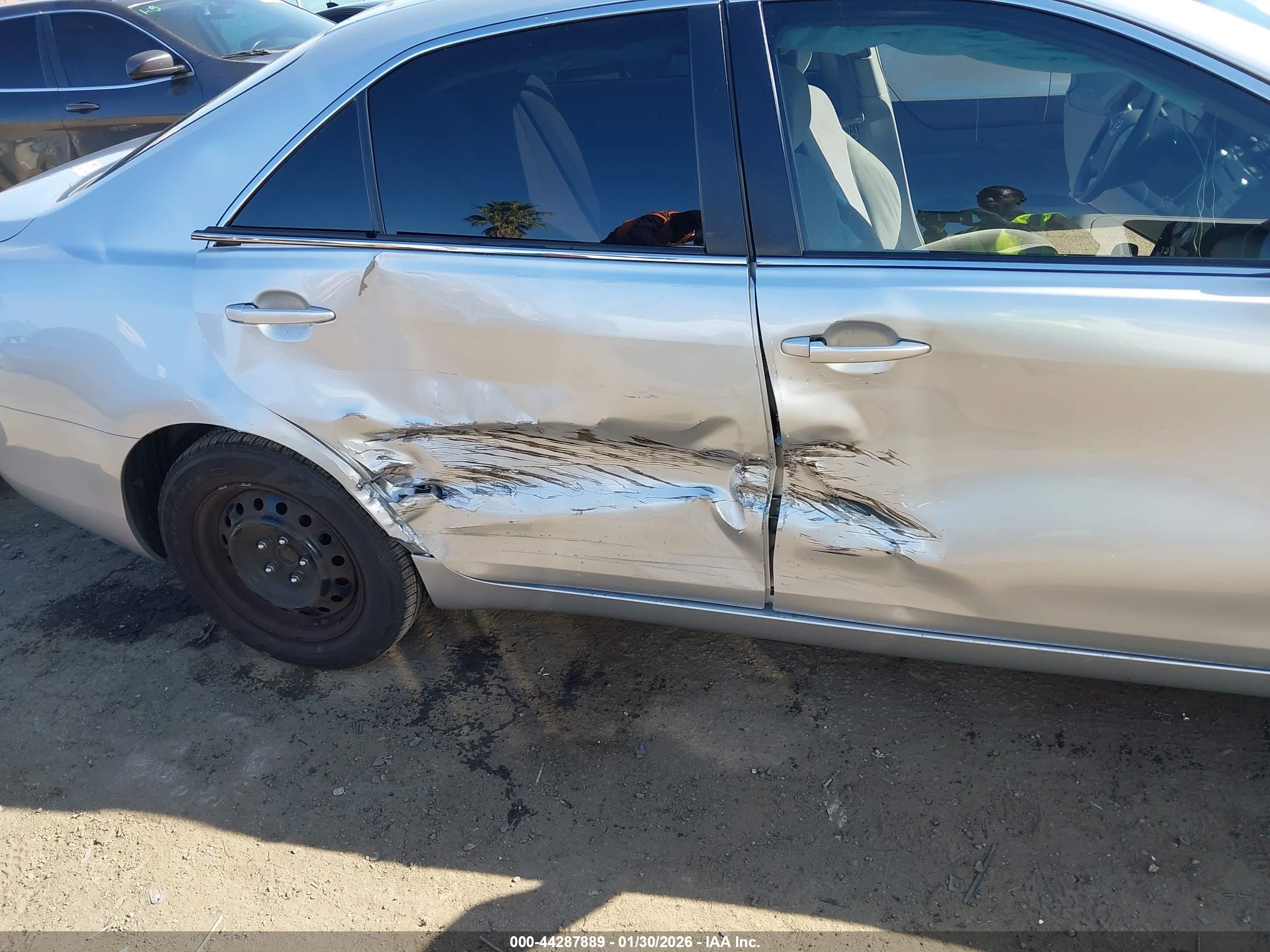 TOYOTA CAMRY image 6