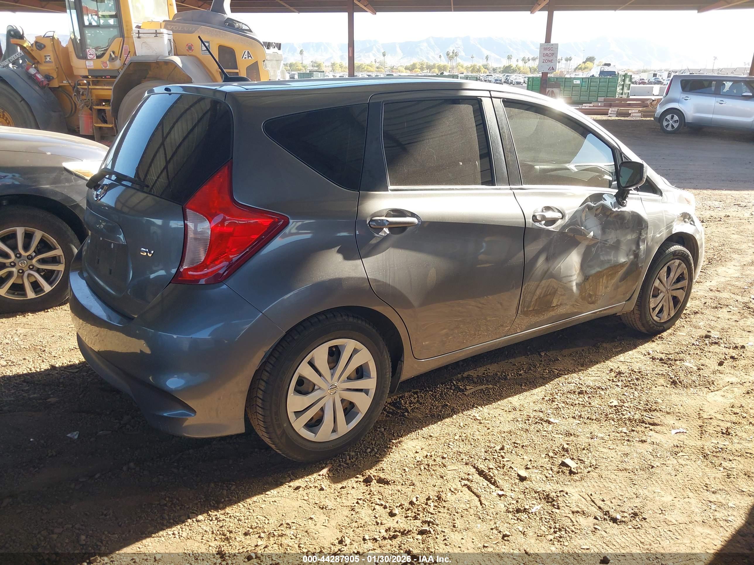NISSAN VERSA image 2