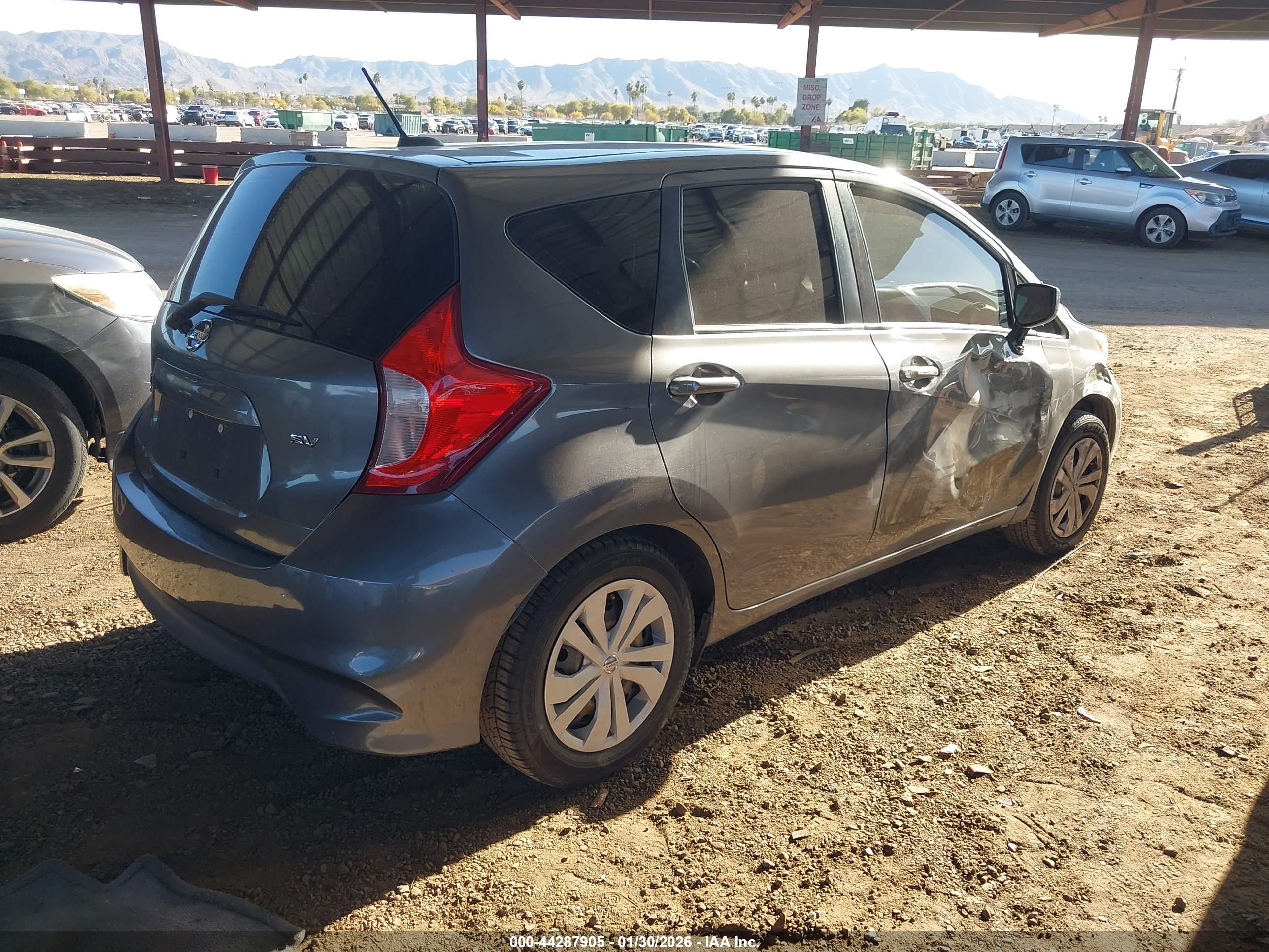 NISSAN VERSA image 4