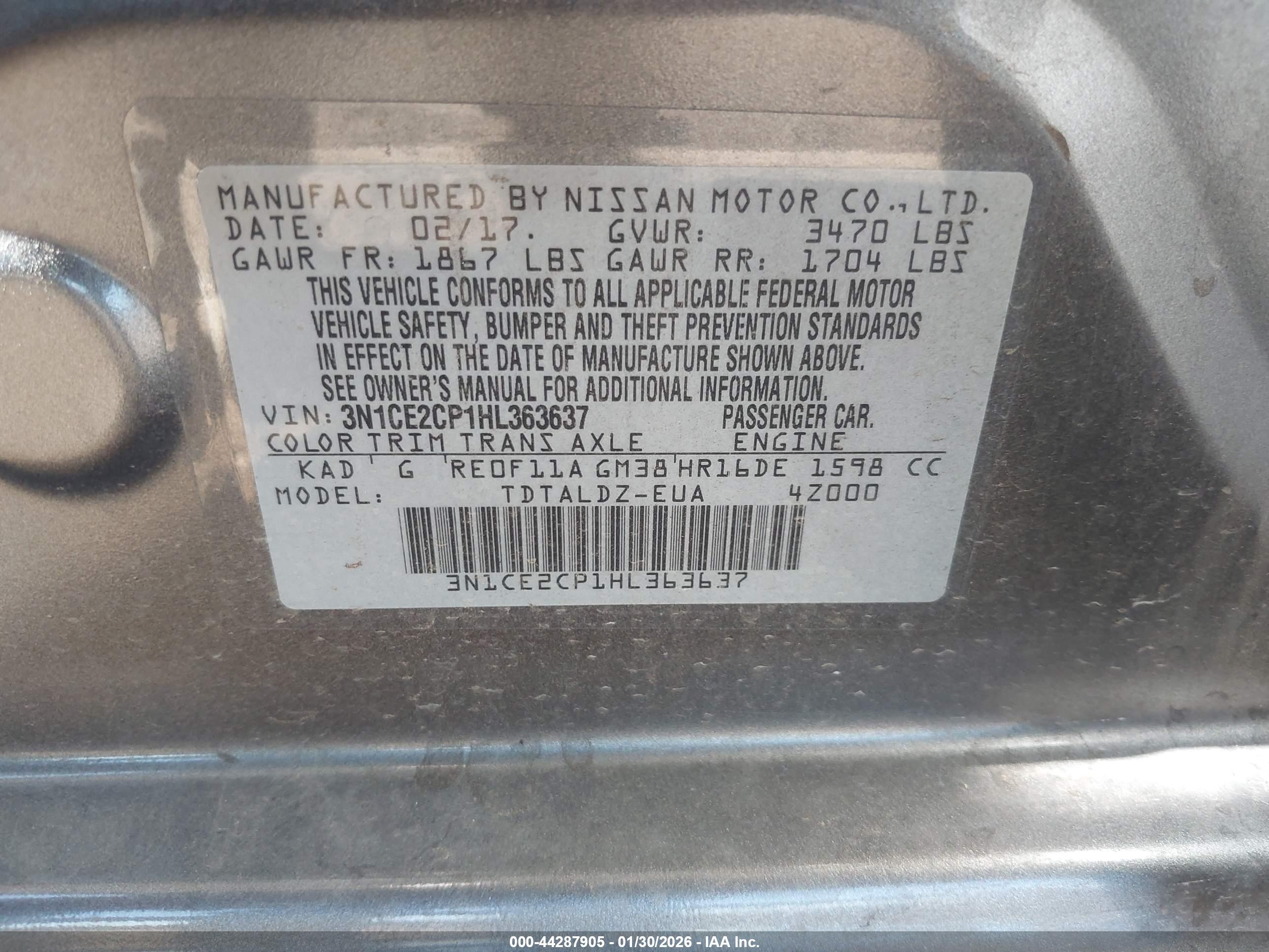 NISSAN VERSA image 9