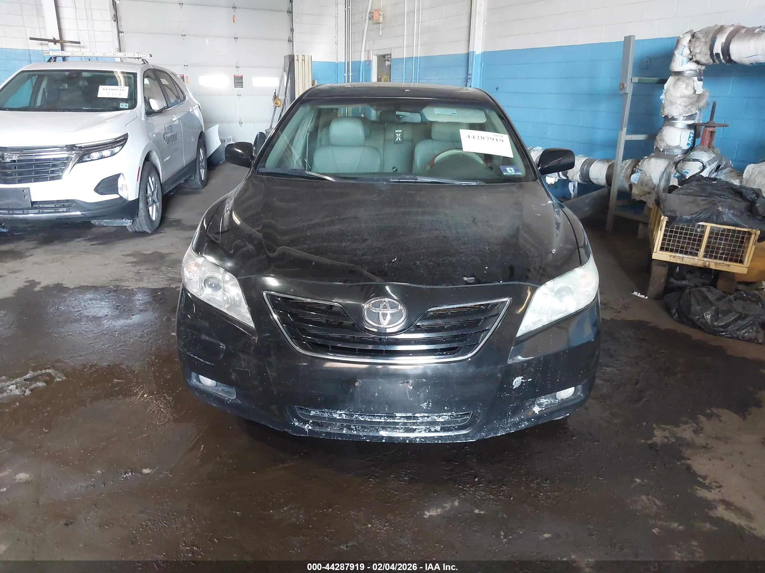 TOYOTA CAMRY image 6