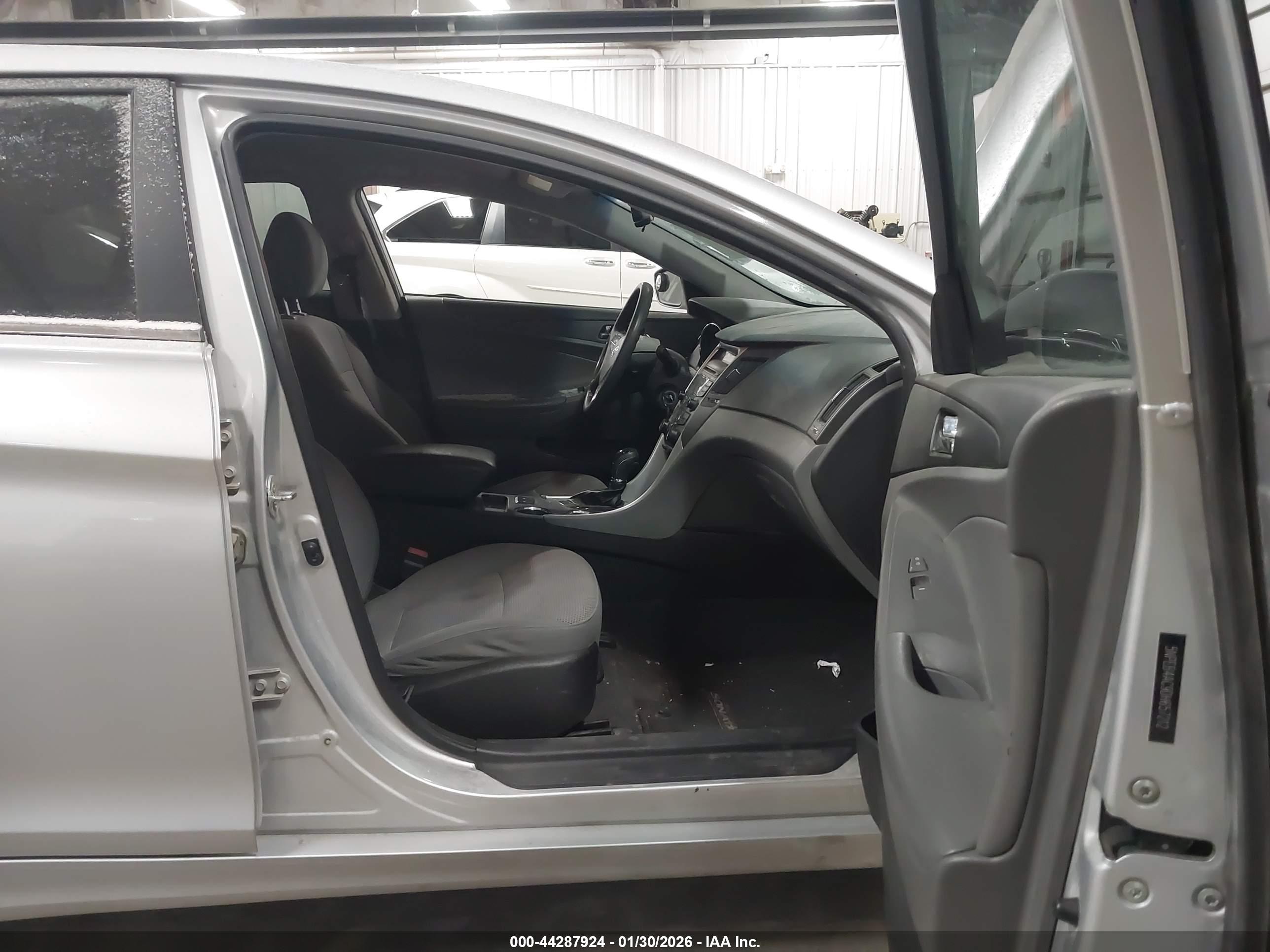 HYUNDAI SONATA image 5