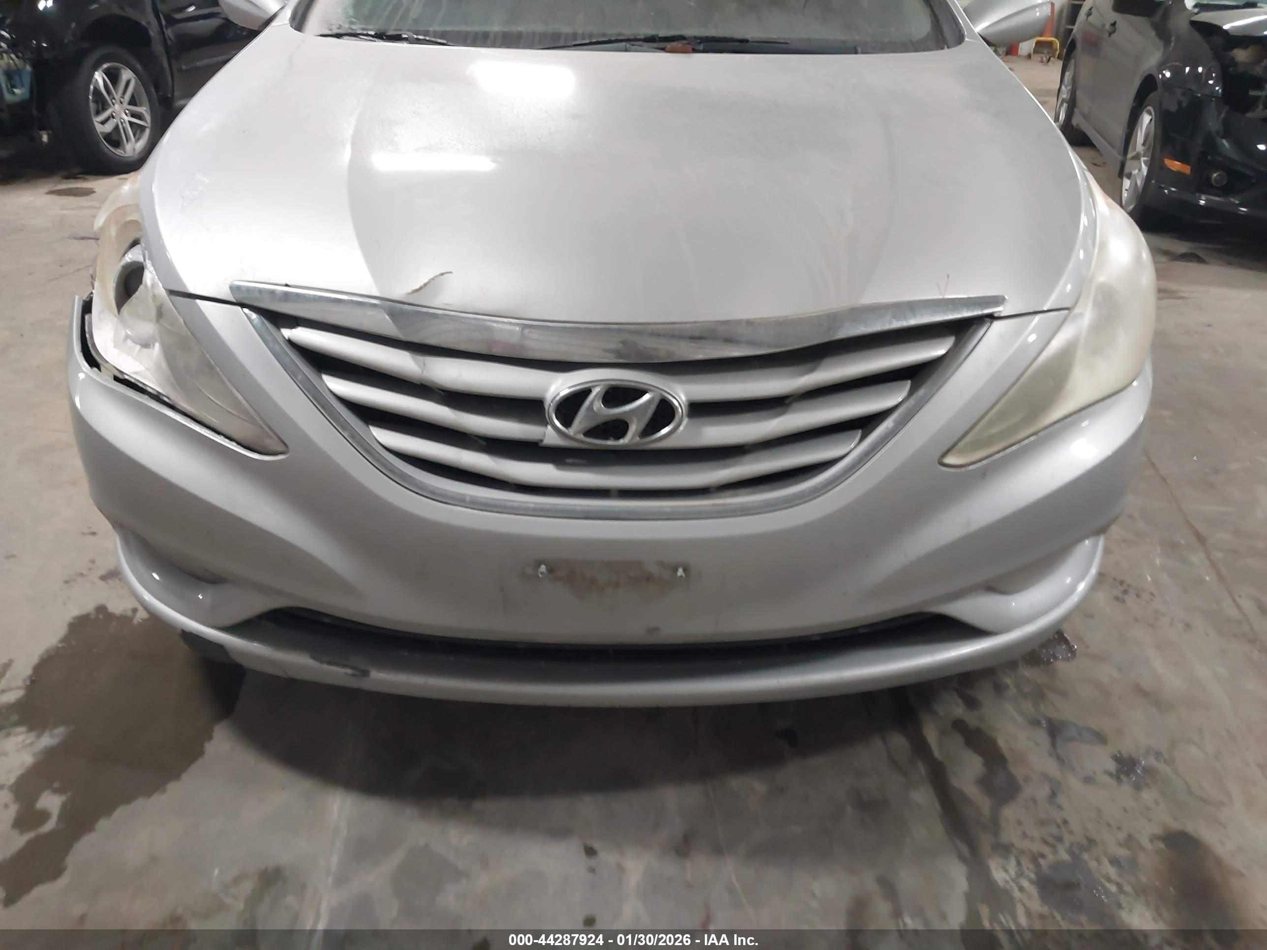 HYUNDAI SONATA image 6