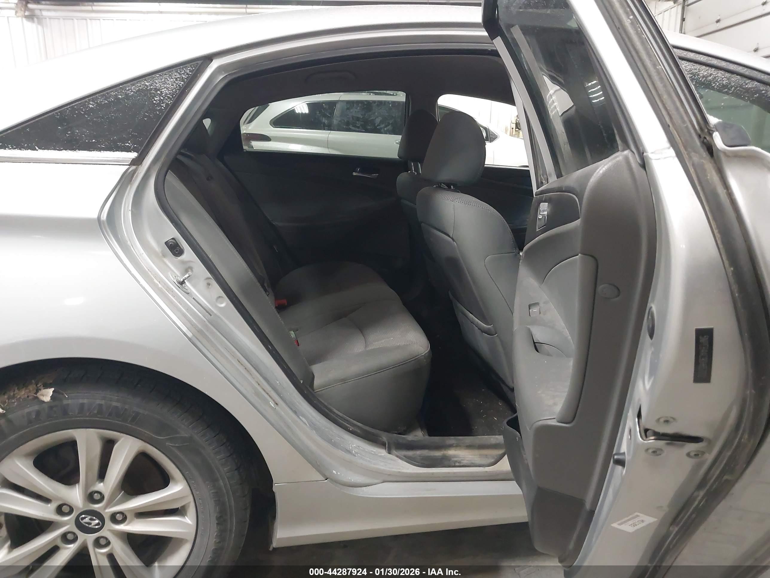 HYUNDAI SONATA image 8