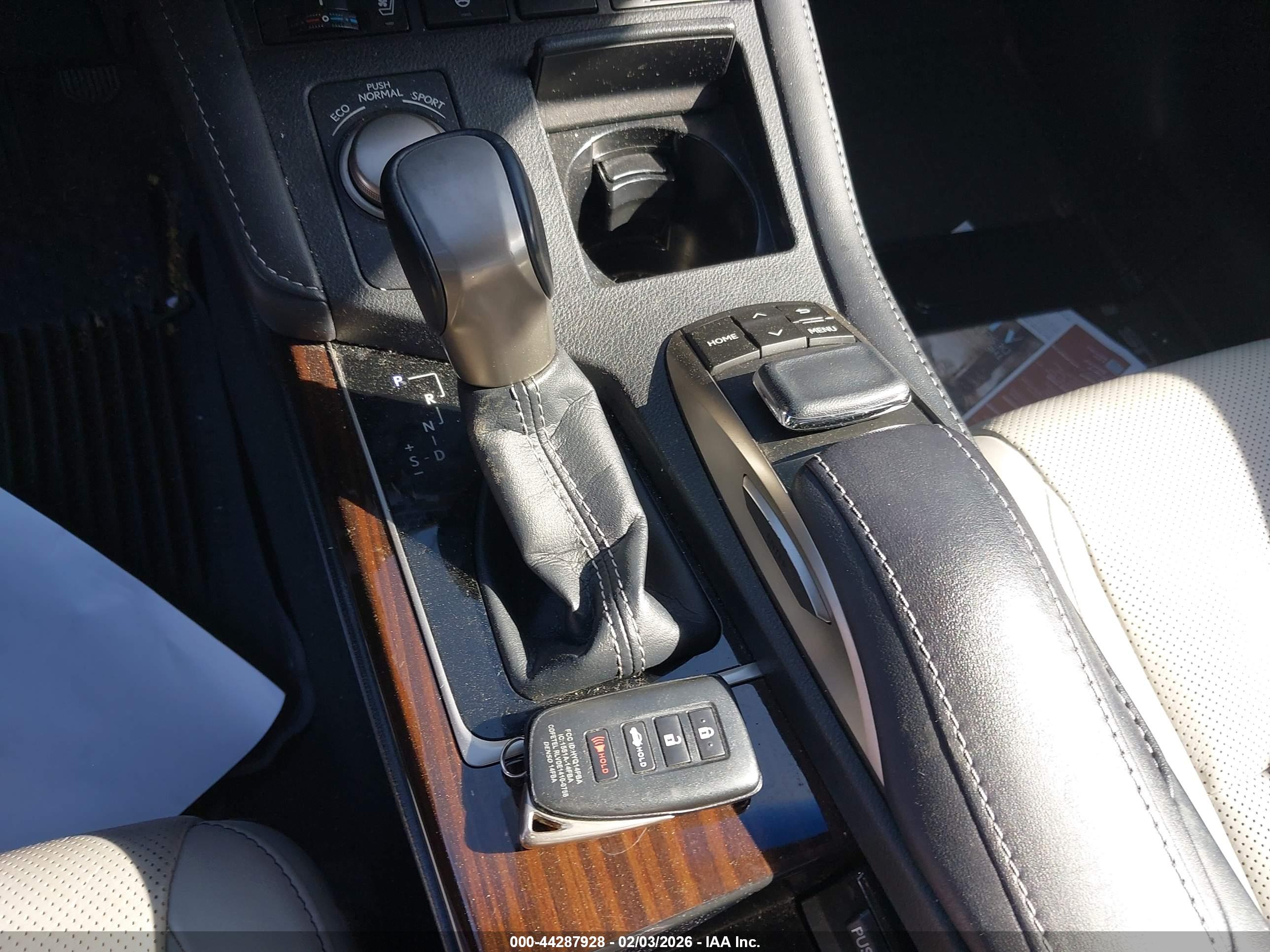 LEXUS ES image 11