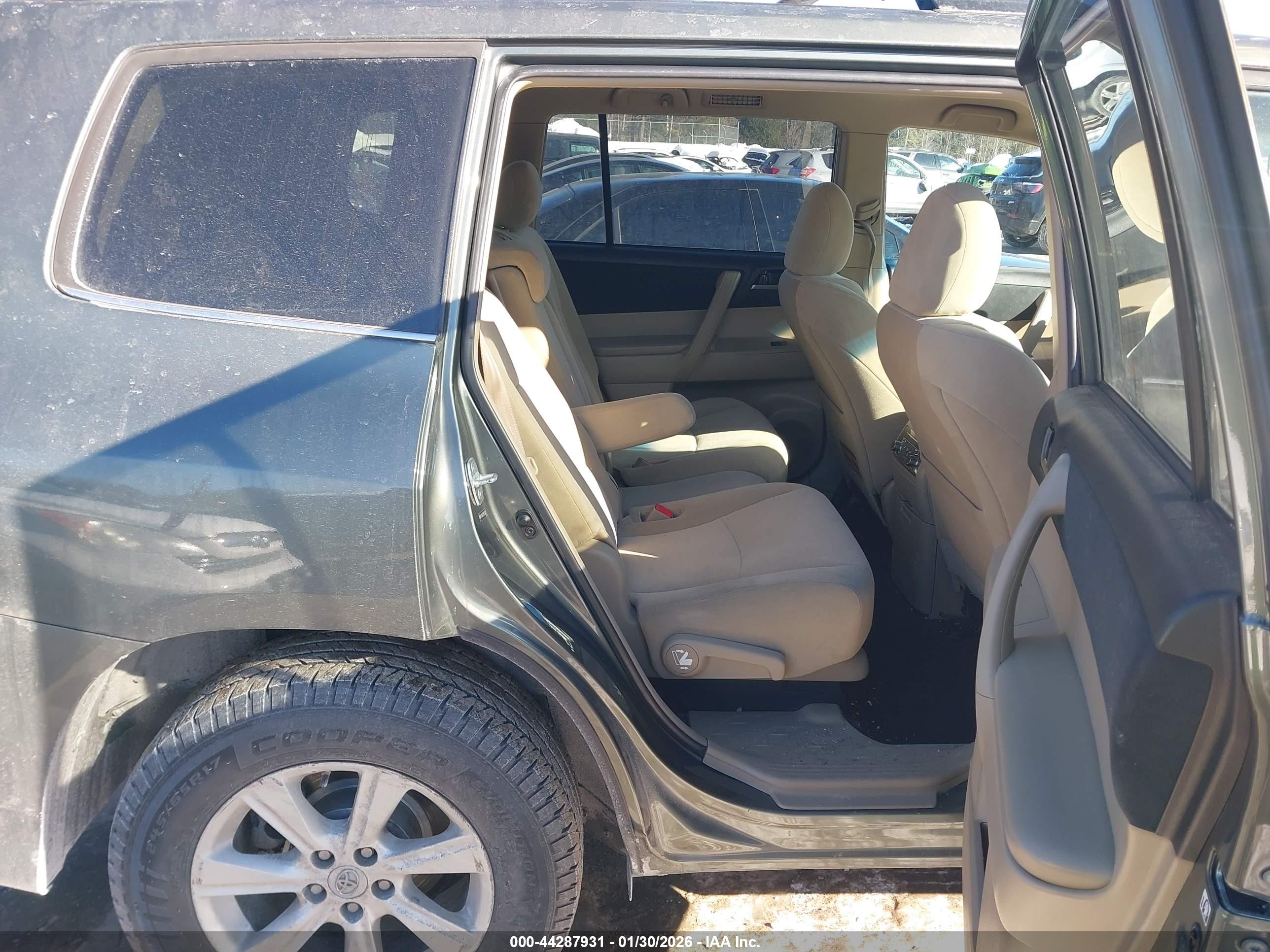 TOYOTA HIGHLANDER image 8