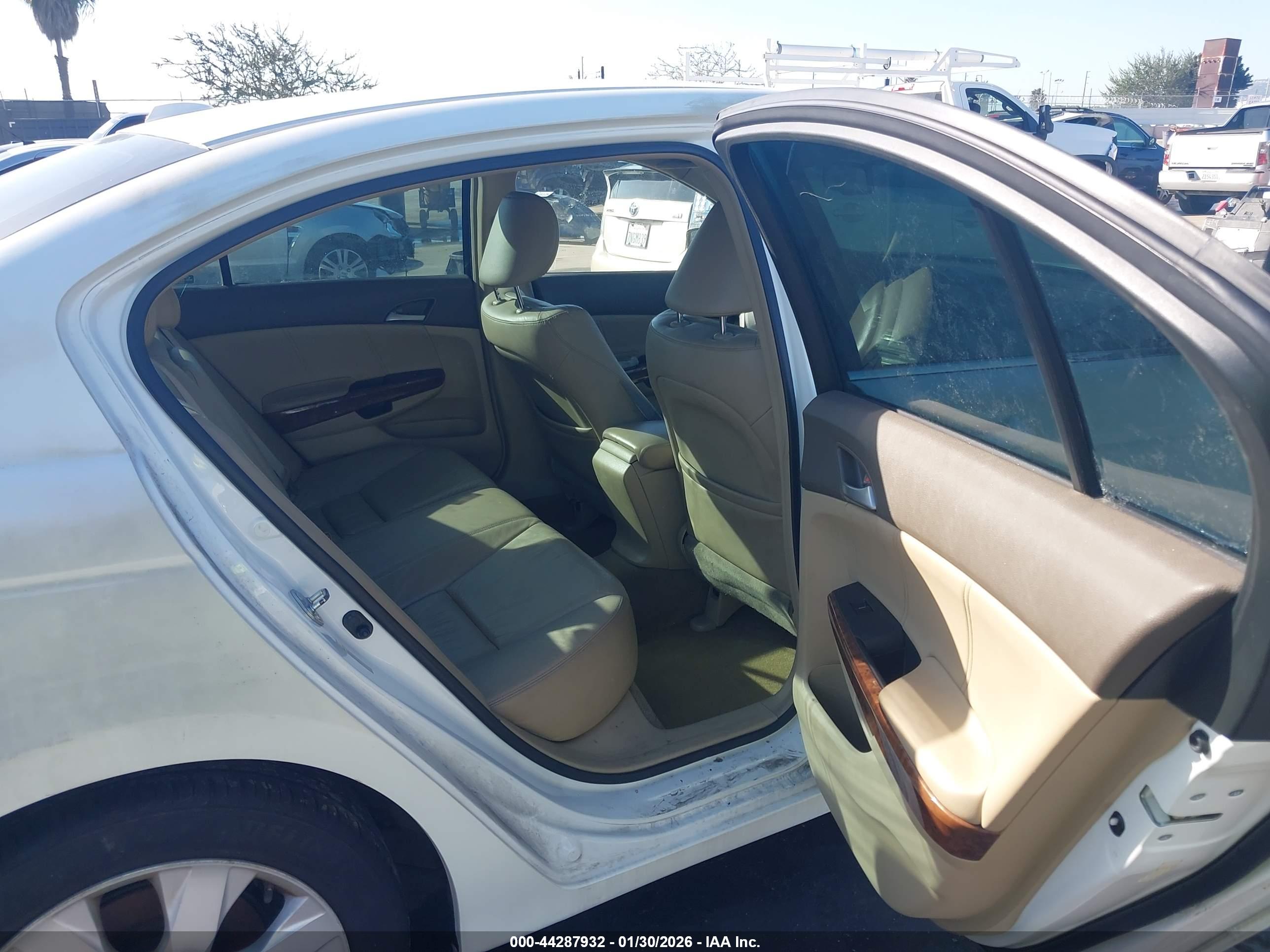 HONDA ACCORD image 8