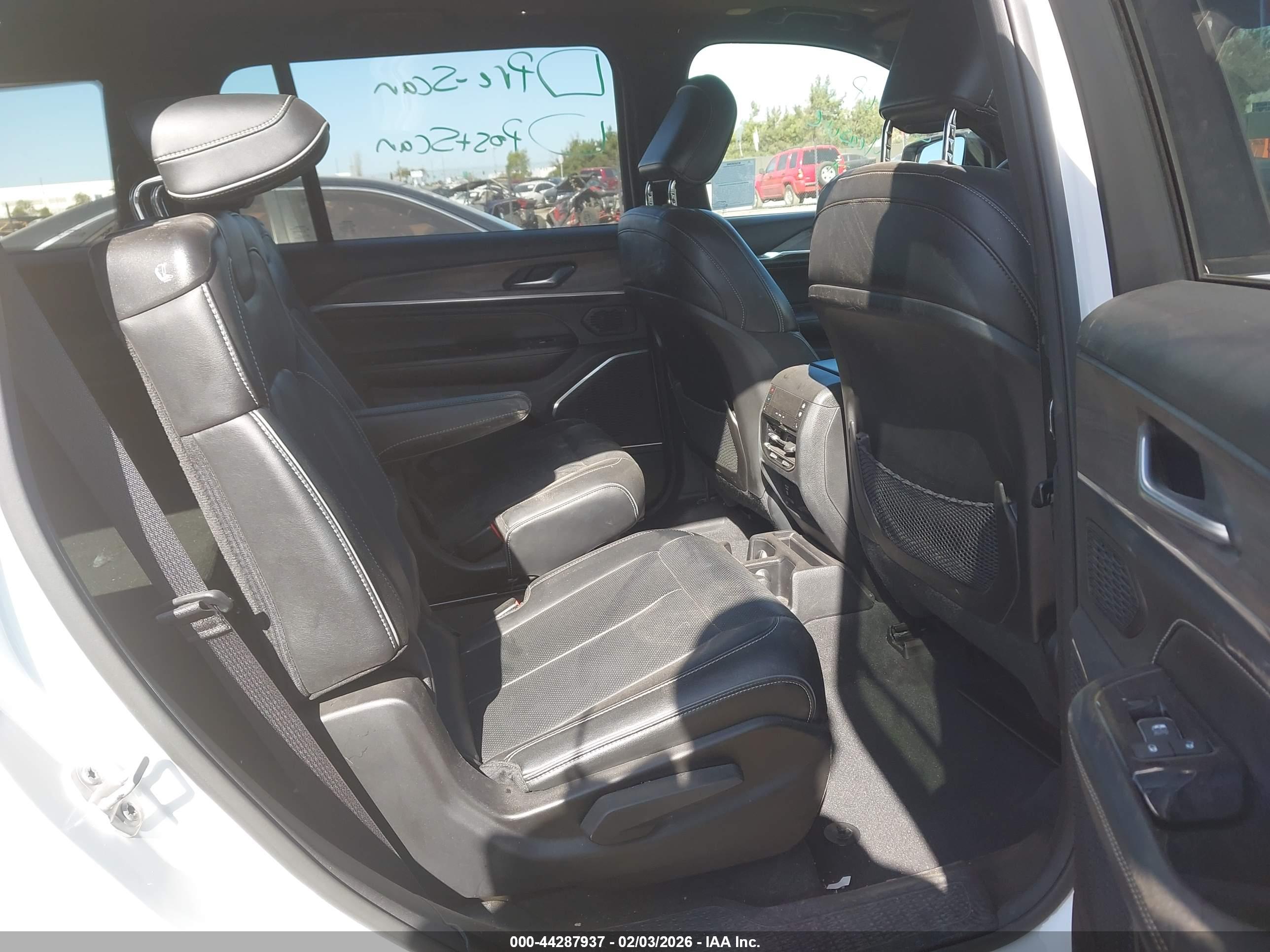 JEEP GRAND image 8