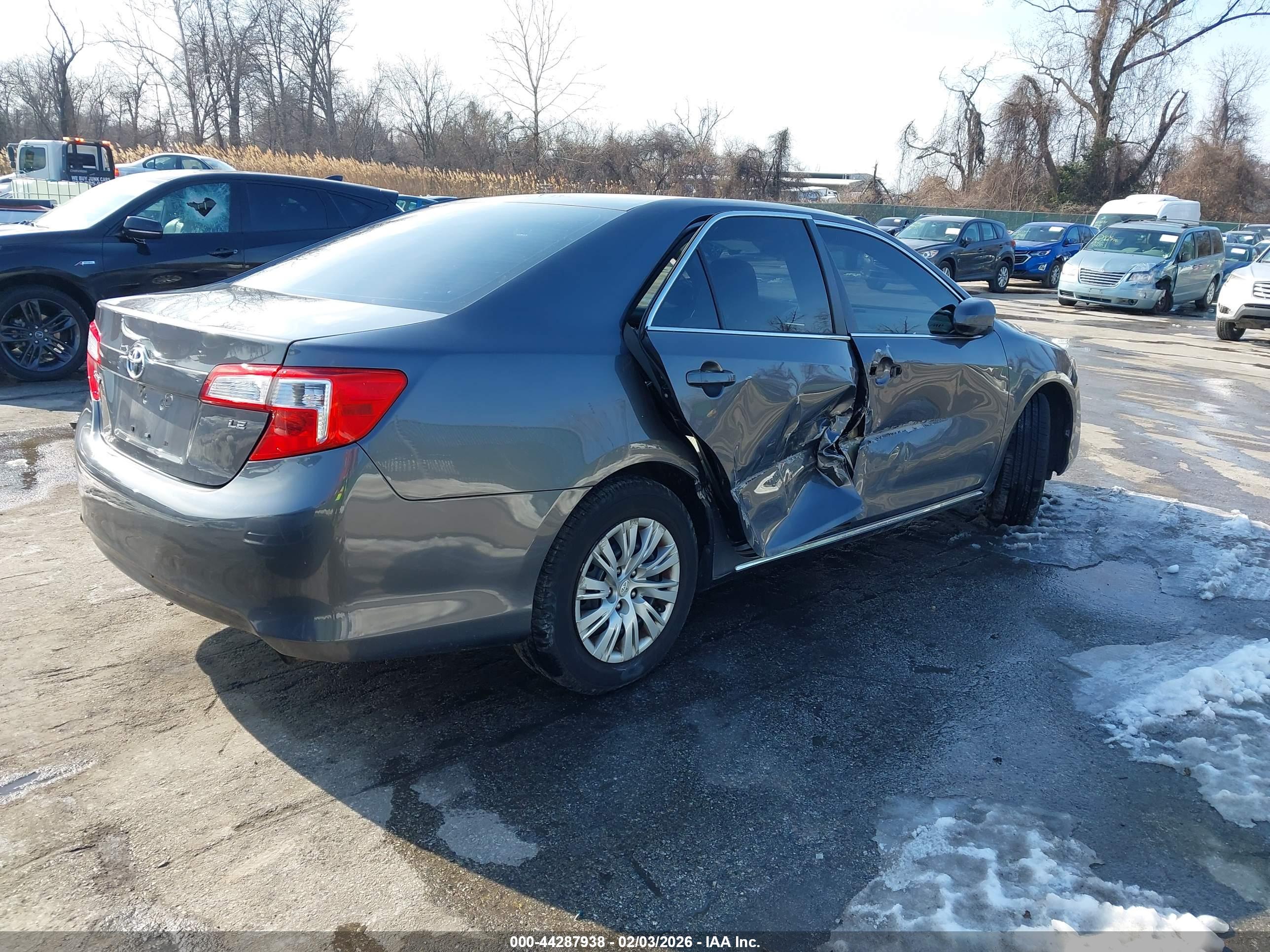 TOYOTA CAMRY image 4