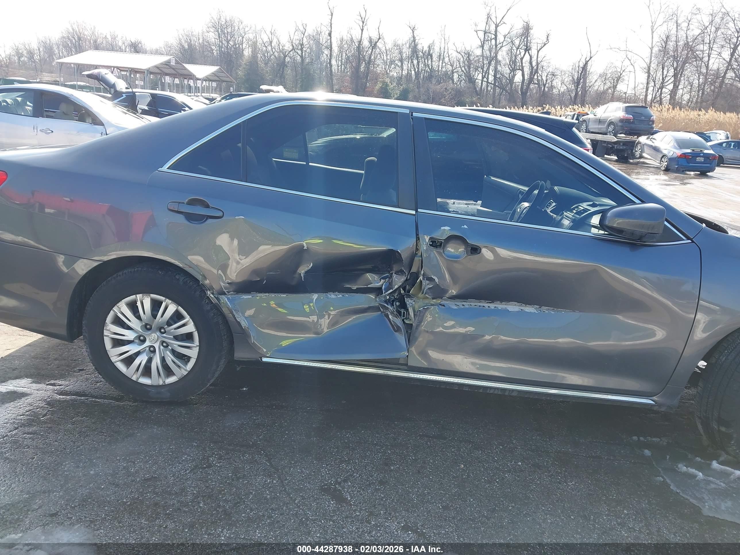 TOYOTA CAMRY image 6