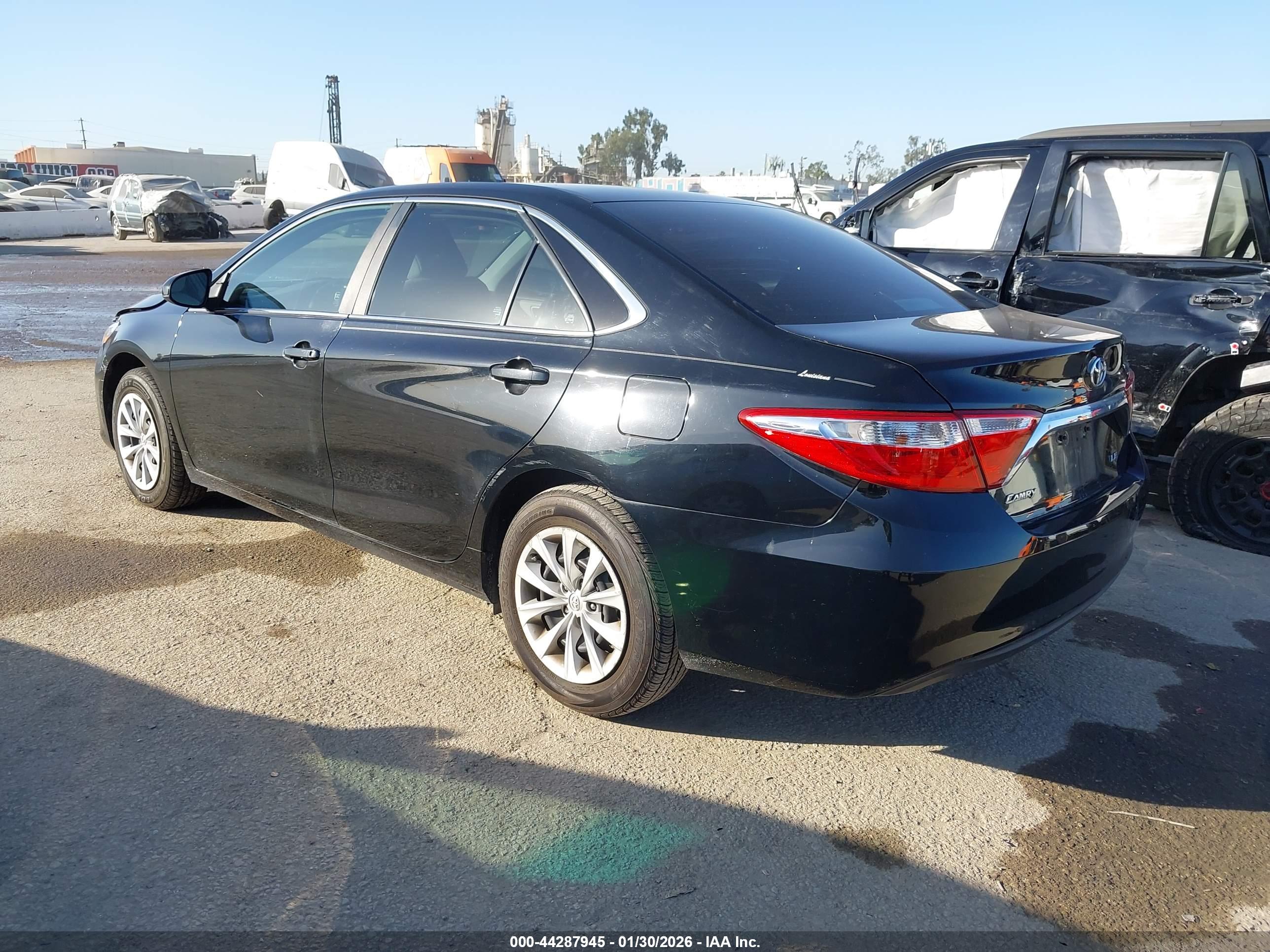 TOYOTA CAMRY image 3
