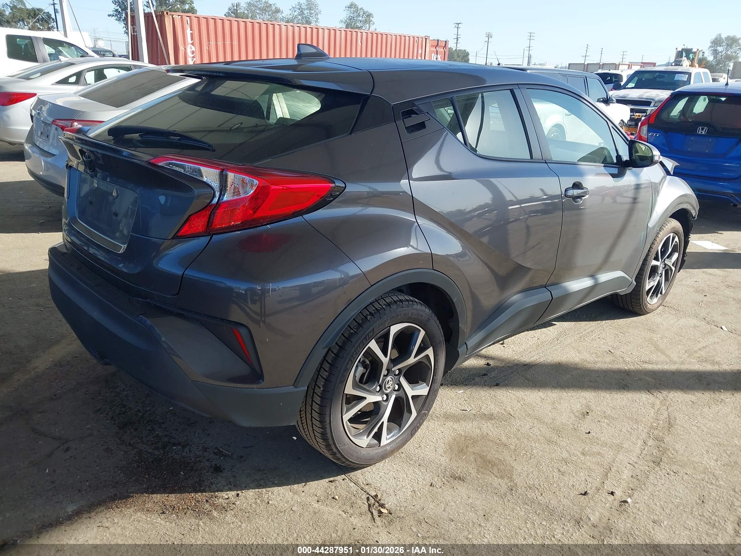 TOYOTA C-HR image 4