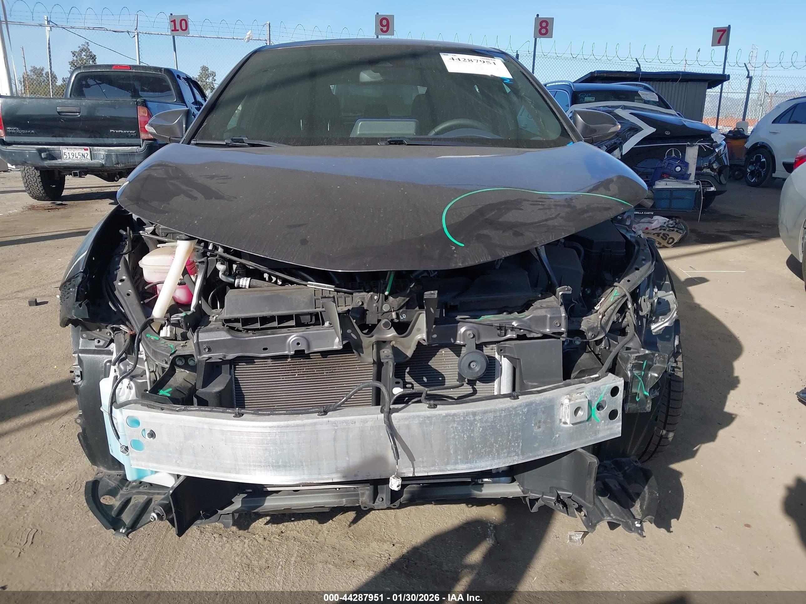 TOYOTA C-HR image 6