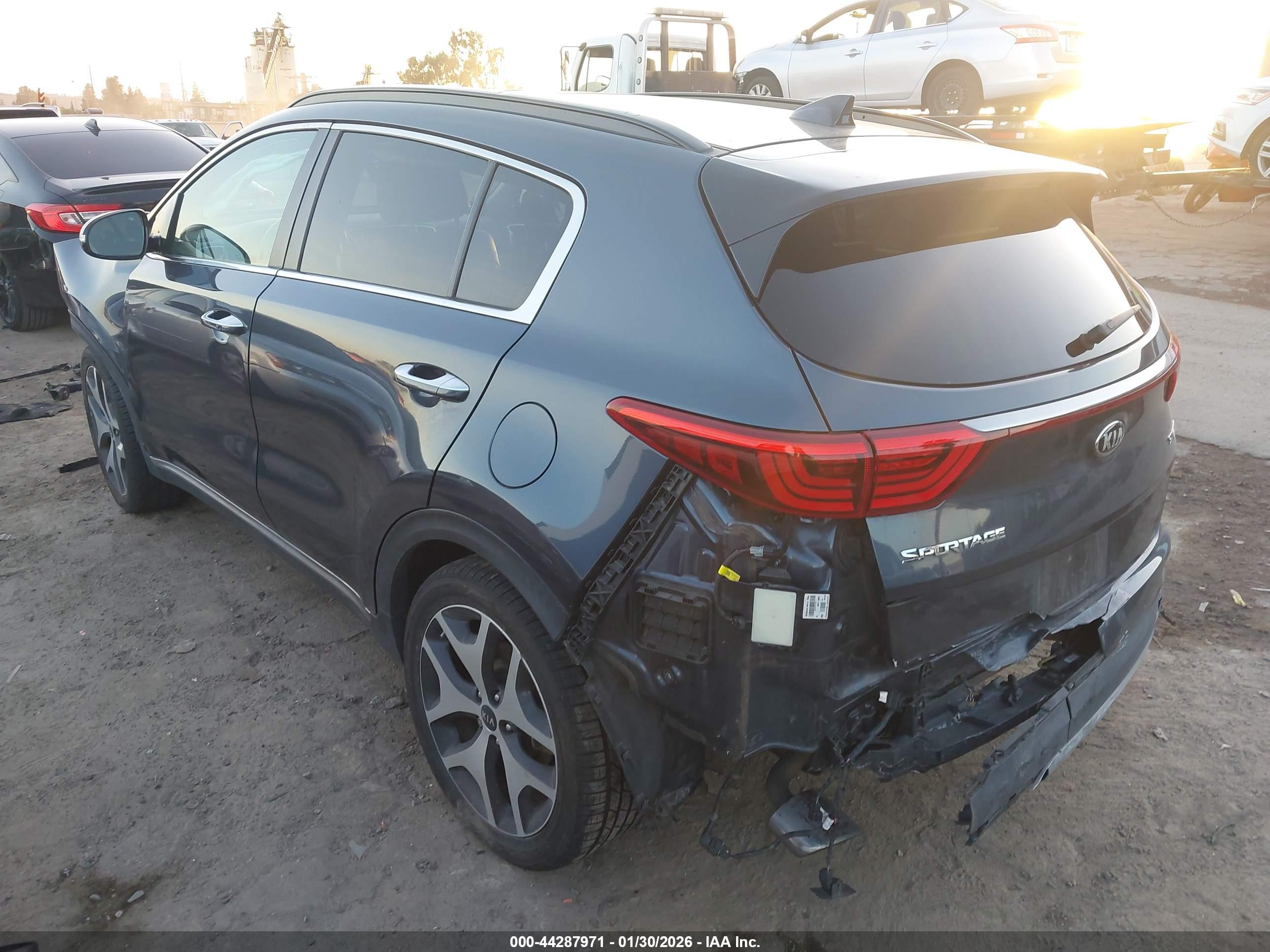 KIA SPORTAGE image 3
