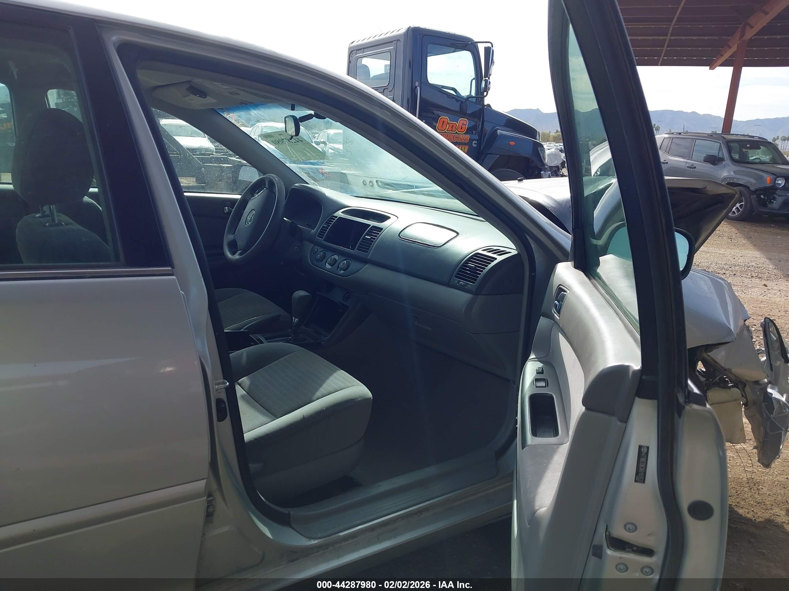 TOYOTA CAMRY image 5