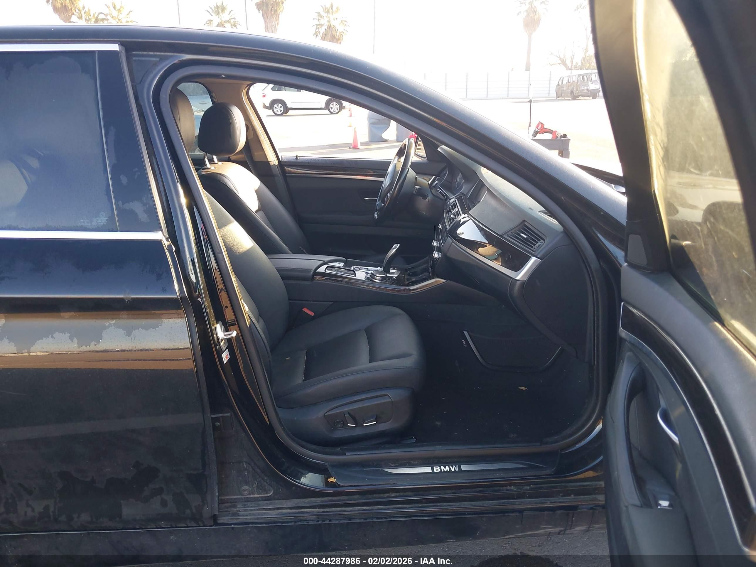 BMW 528I image 5