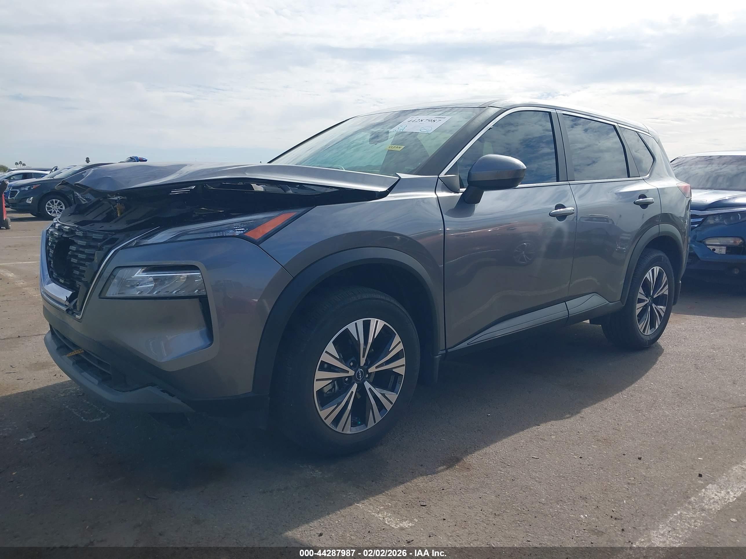 NISSAN ROGUE image 2
