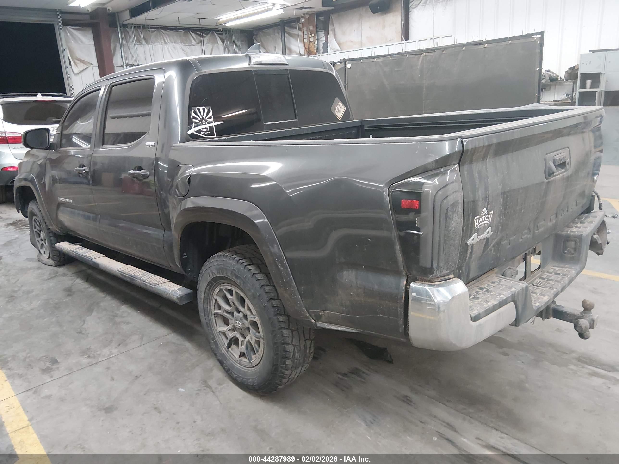 TOYOTA TACOMA image 3