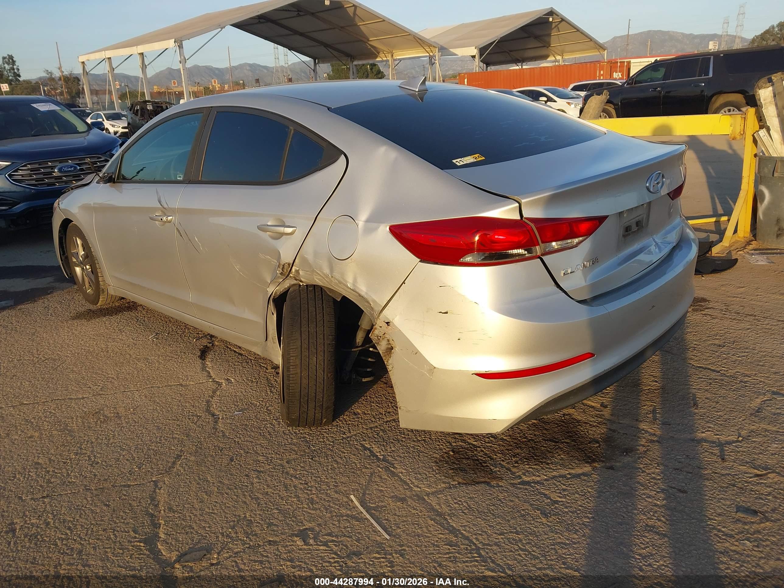 HYUNDAI ELANTRA image 3