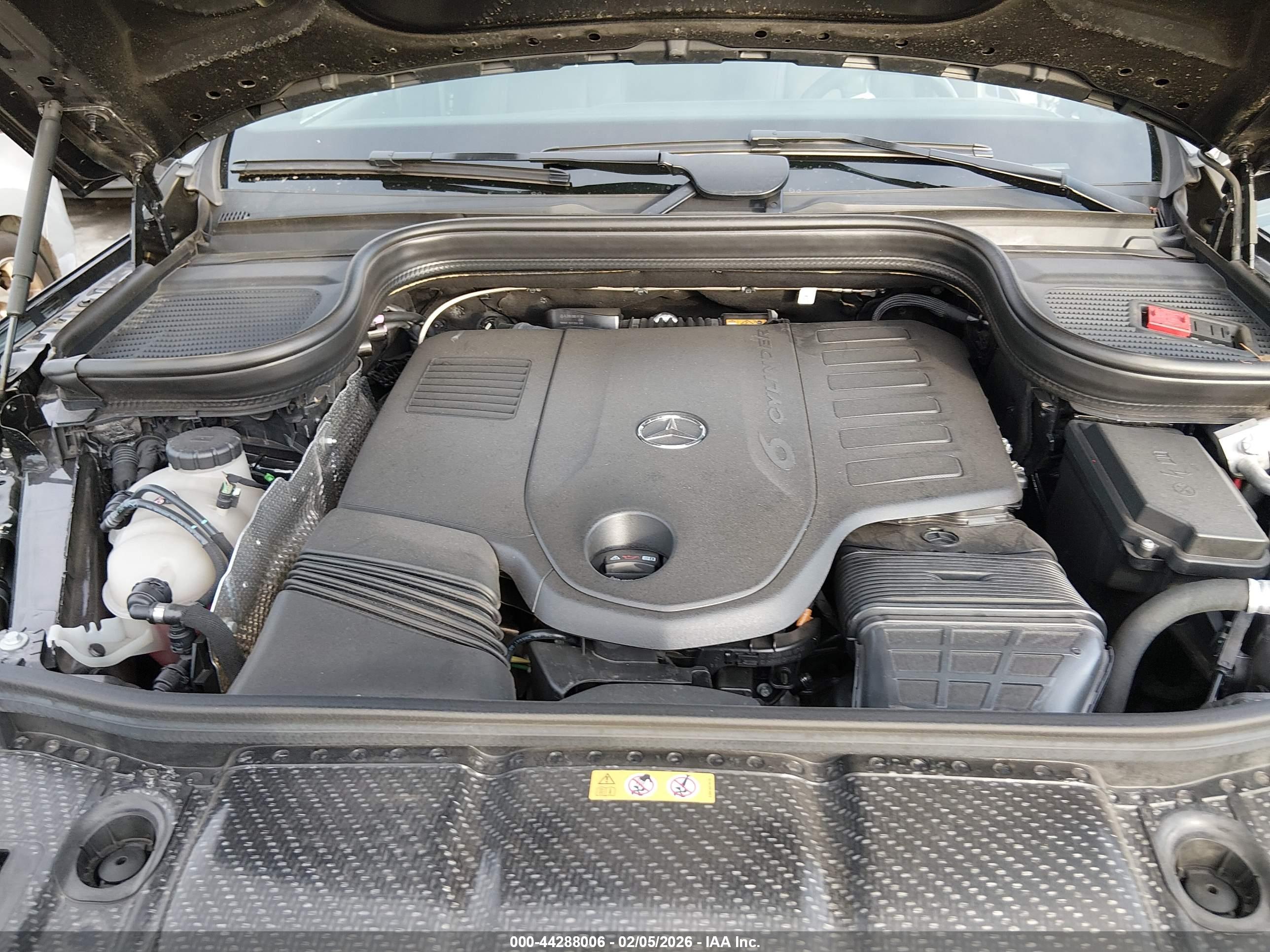 MERCEDES-BENZ GLS image 10