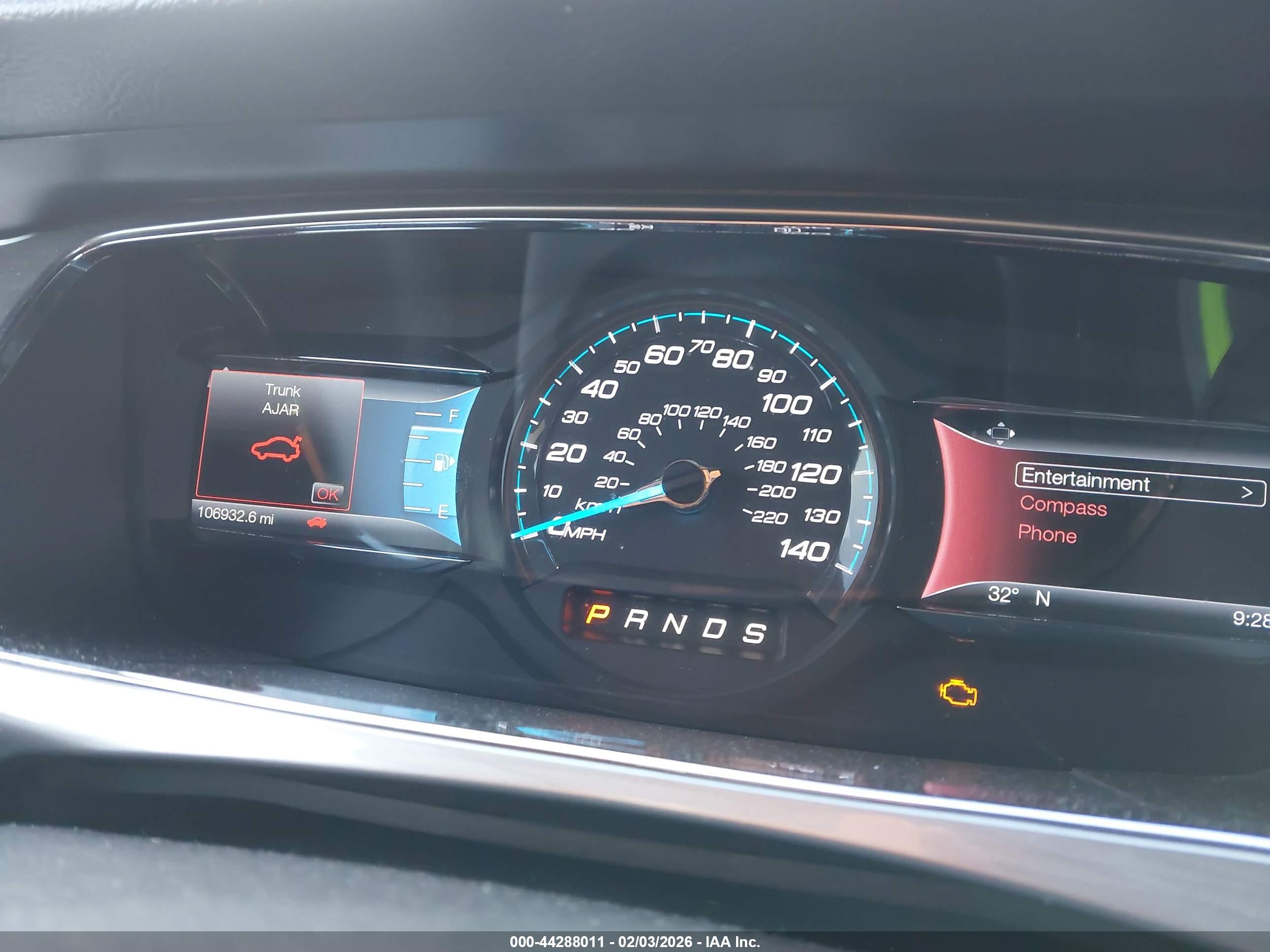 FORD TAURUS image 7
