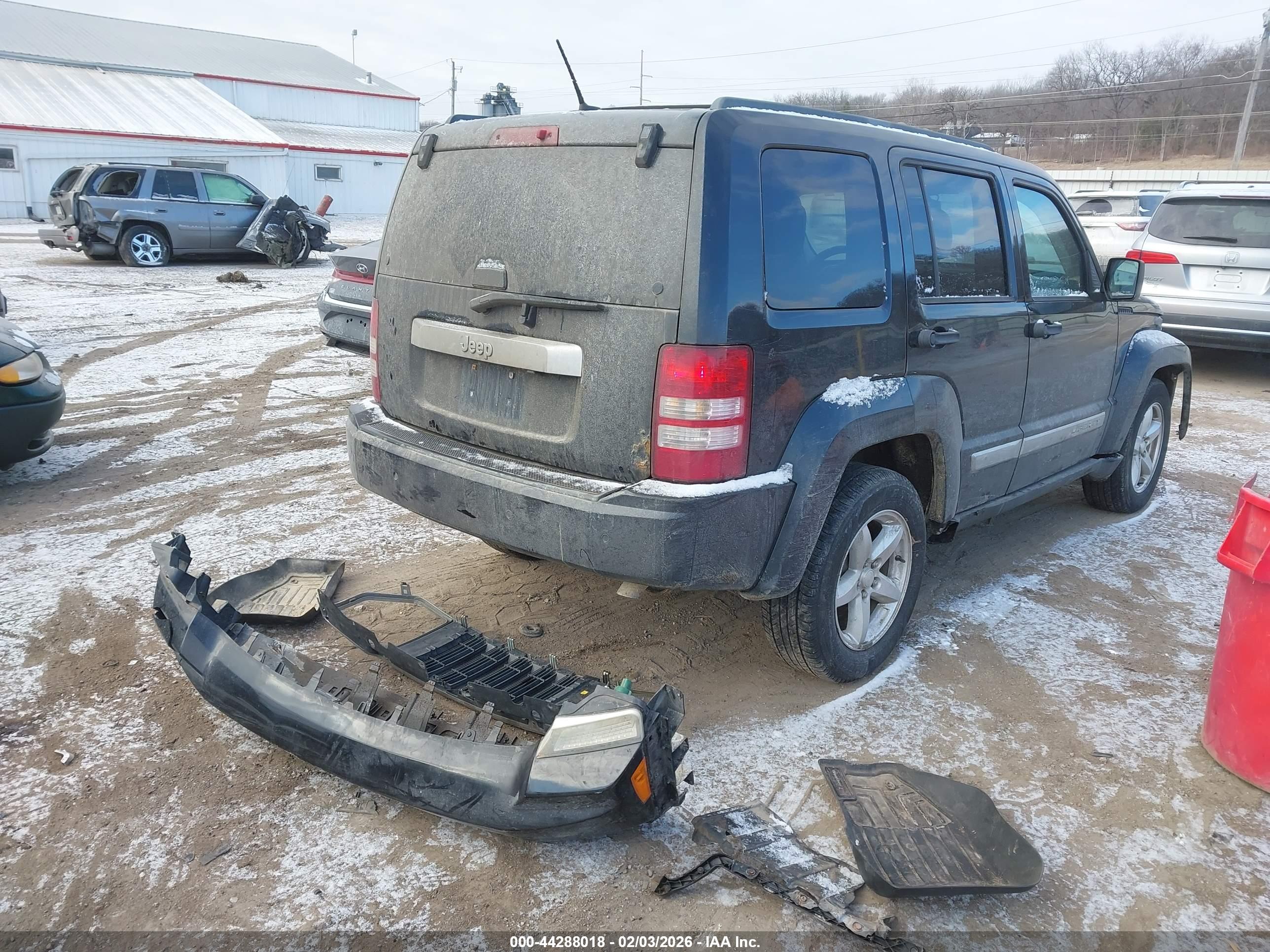 JEEP LIBERTY image 4