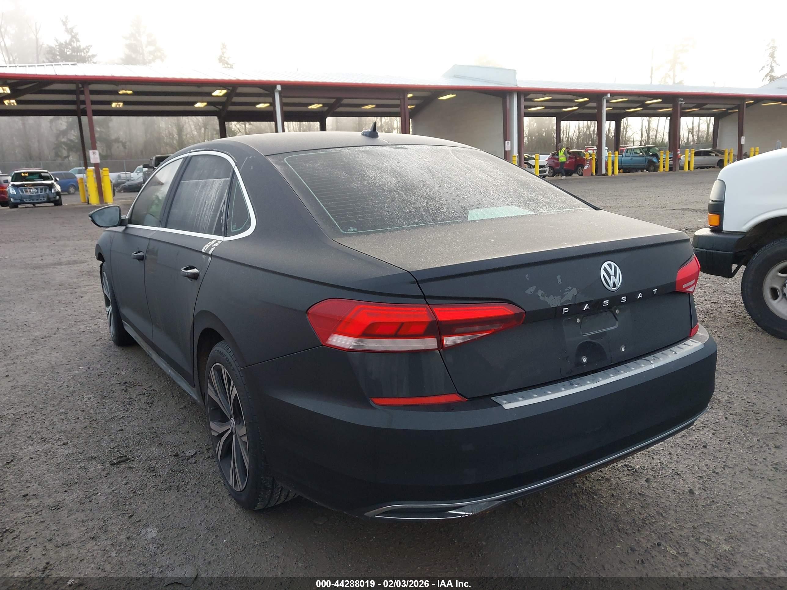VOLKSWAGEN PASSAT image 3