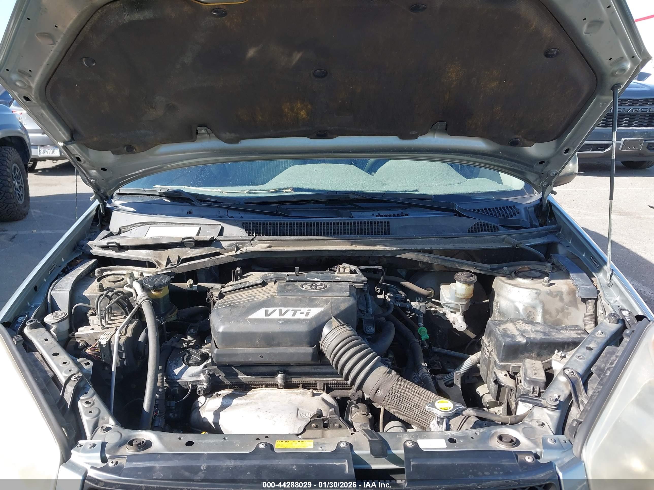 TOYOTA RAV4 image 10