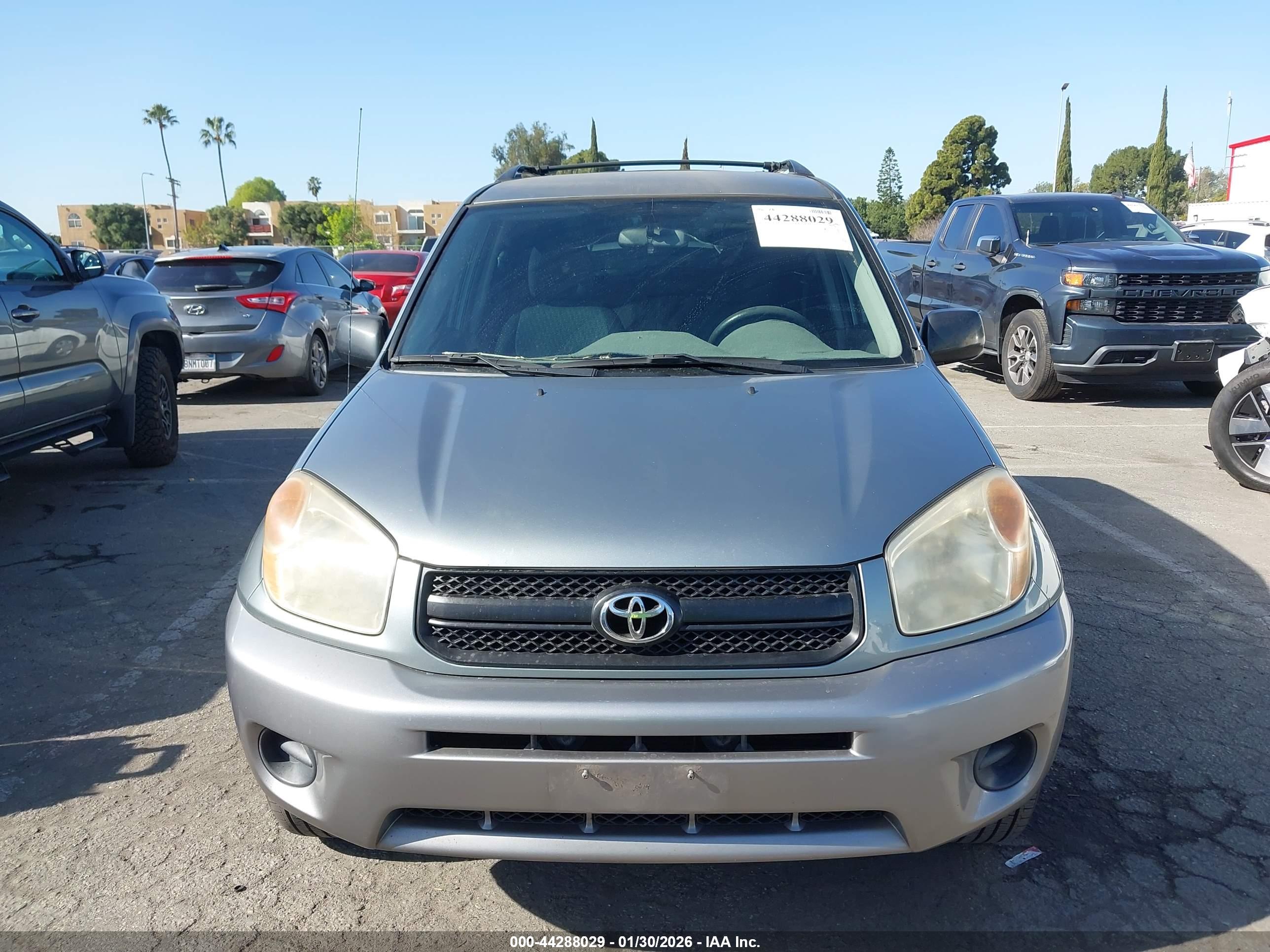 TOYOTA RAV4 image 6