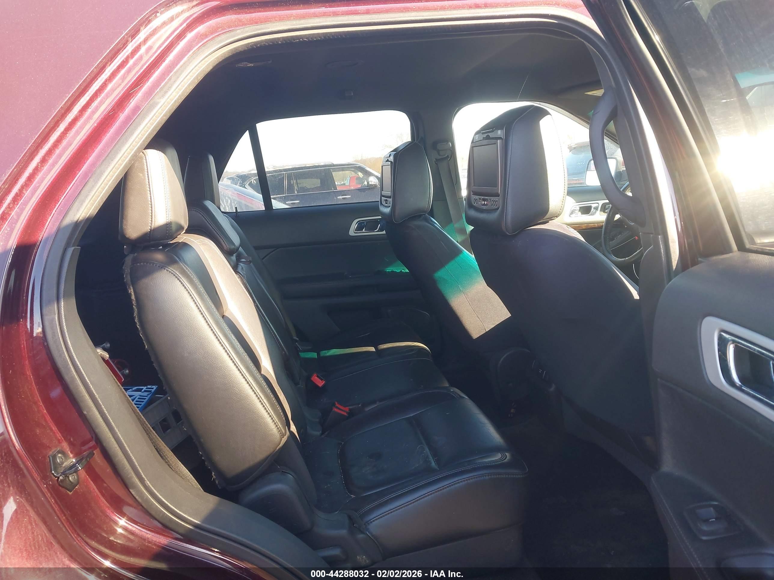 FORD EXPLORER image 8