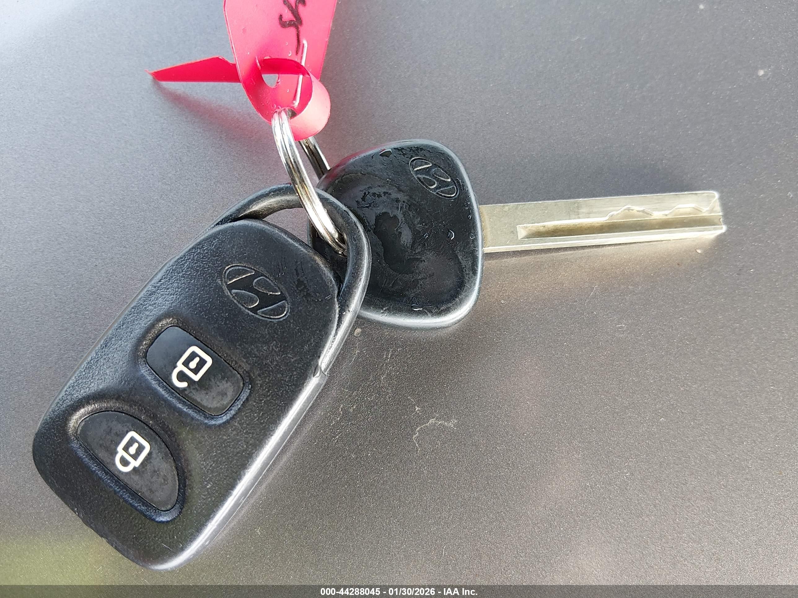 HYUNDAI ACCENT image 11