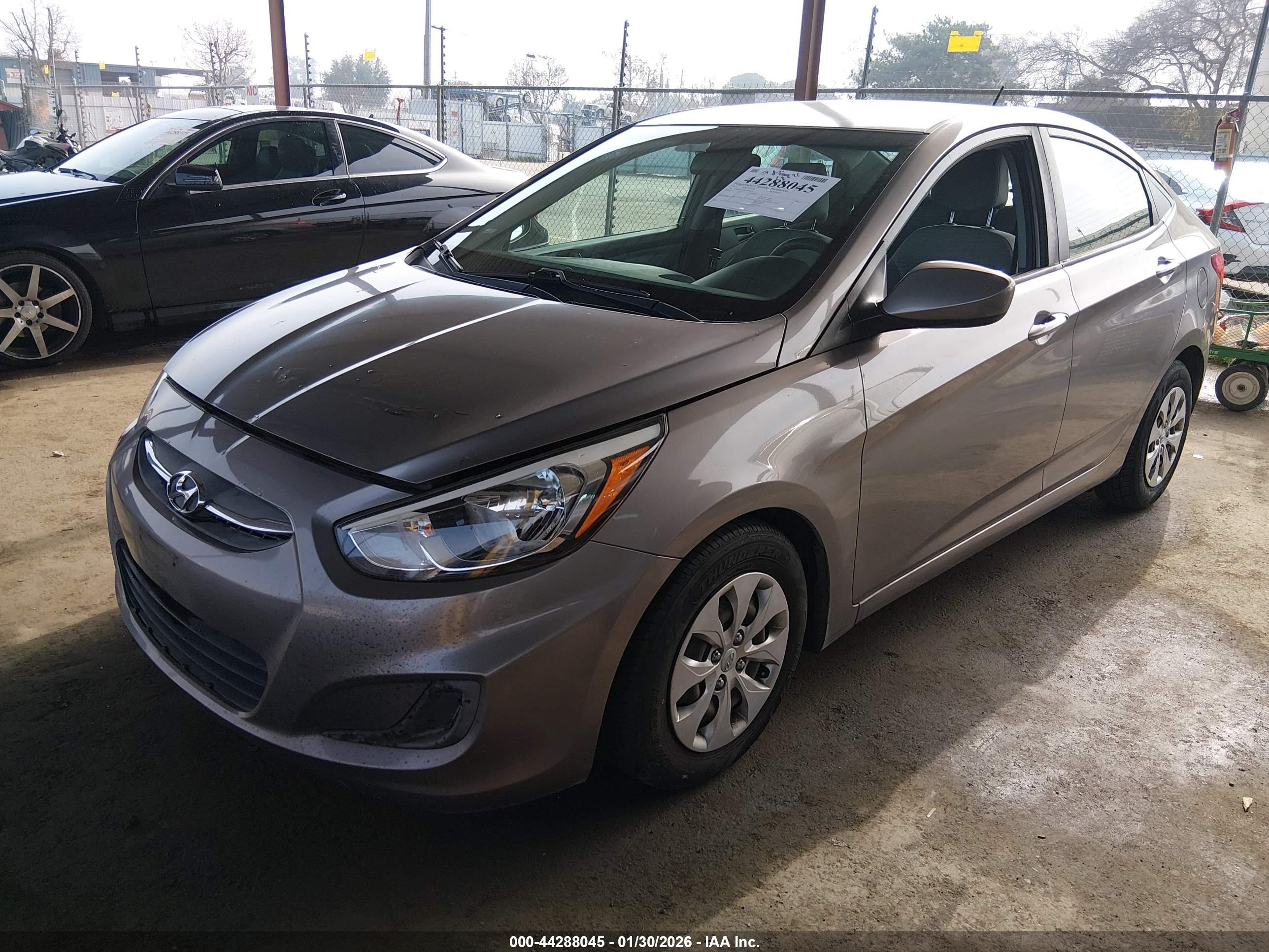 HYUNDAI ACCENT image 2