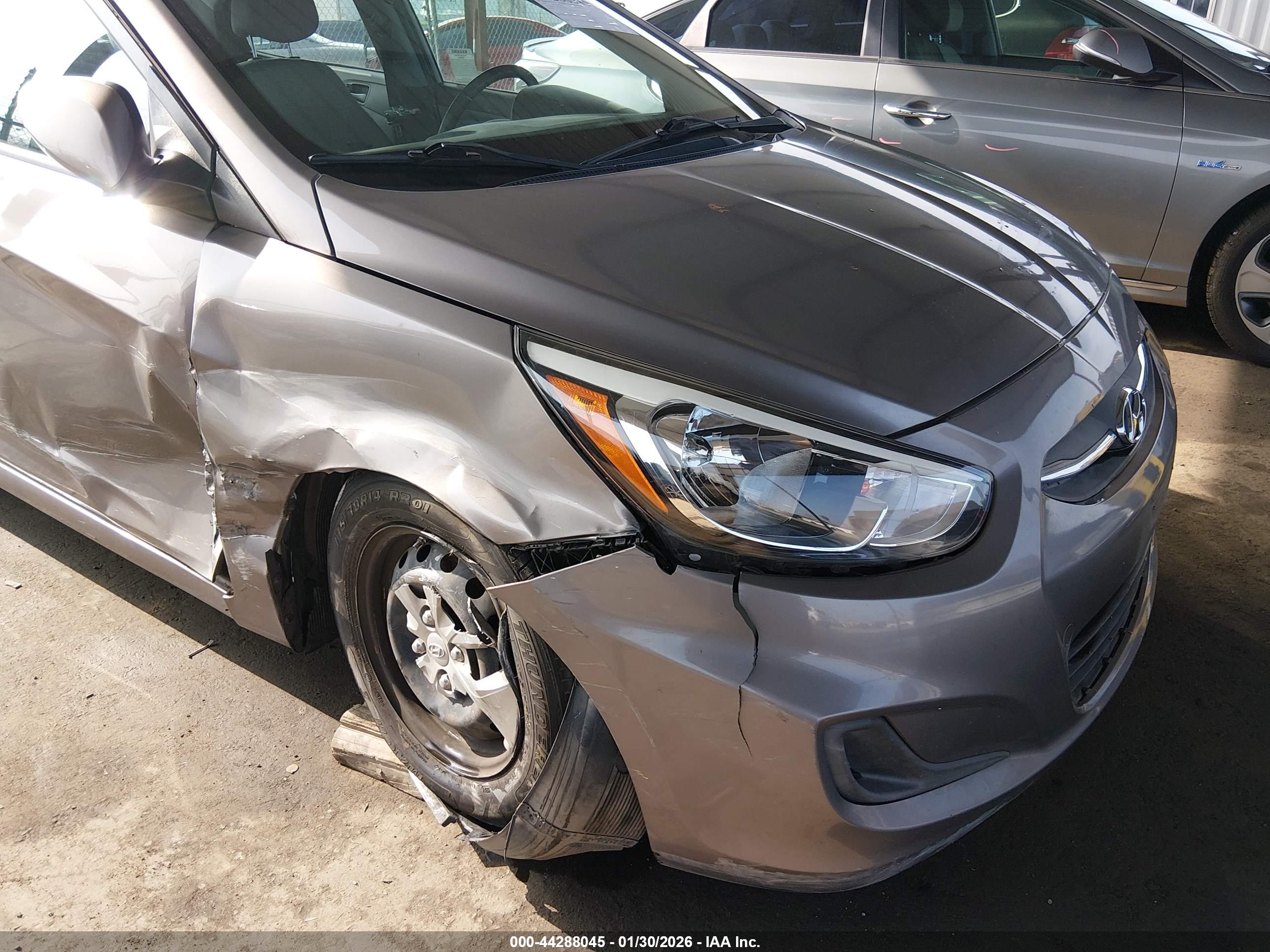 HYUNDAI ACCENT image 6