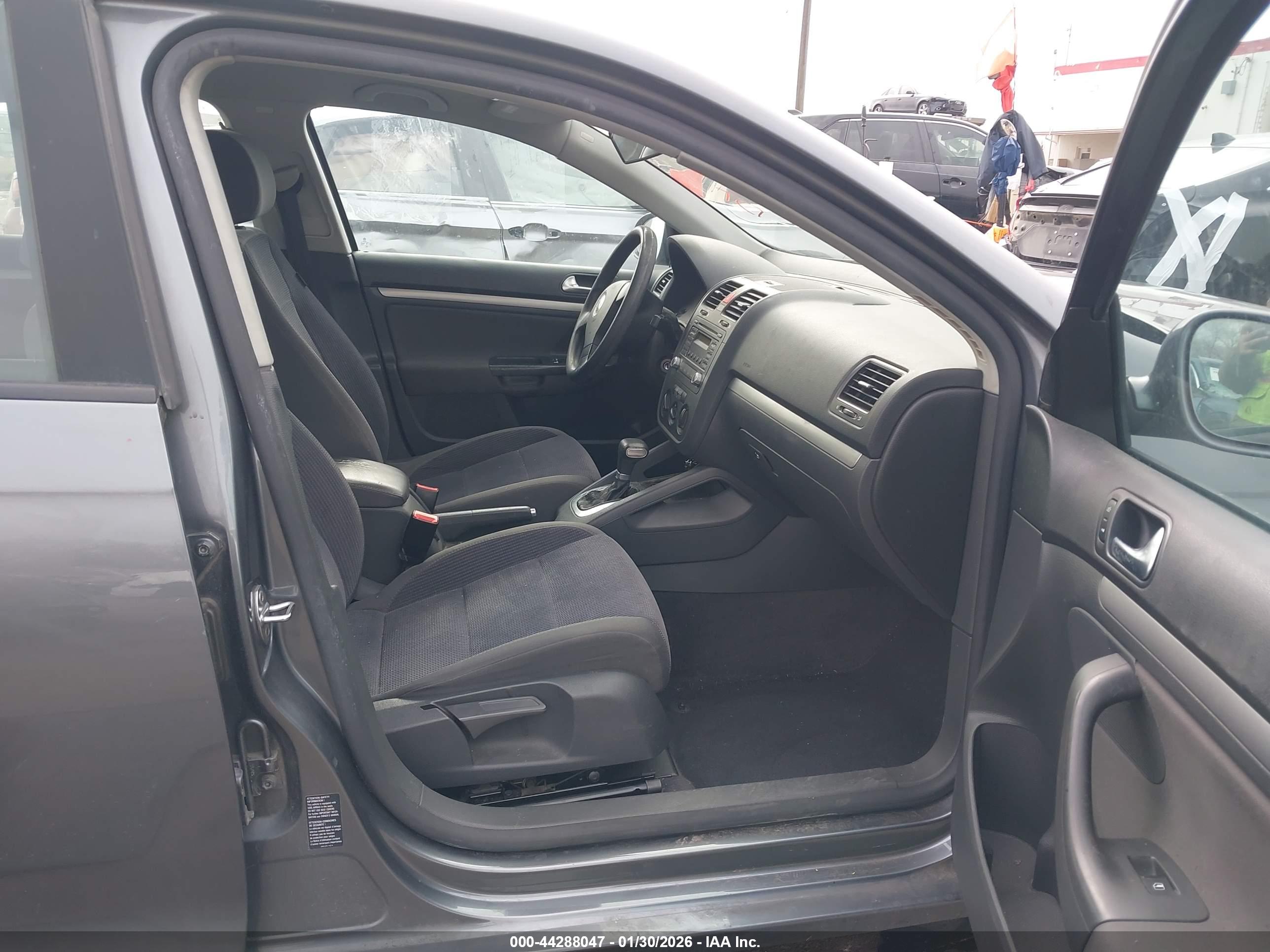 VOLKSWAGEN JETTA image 5