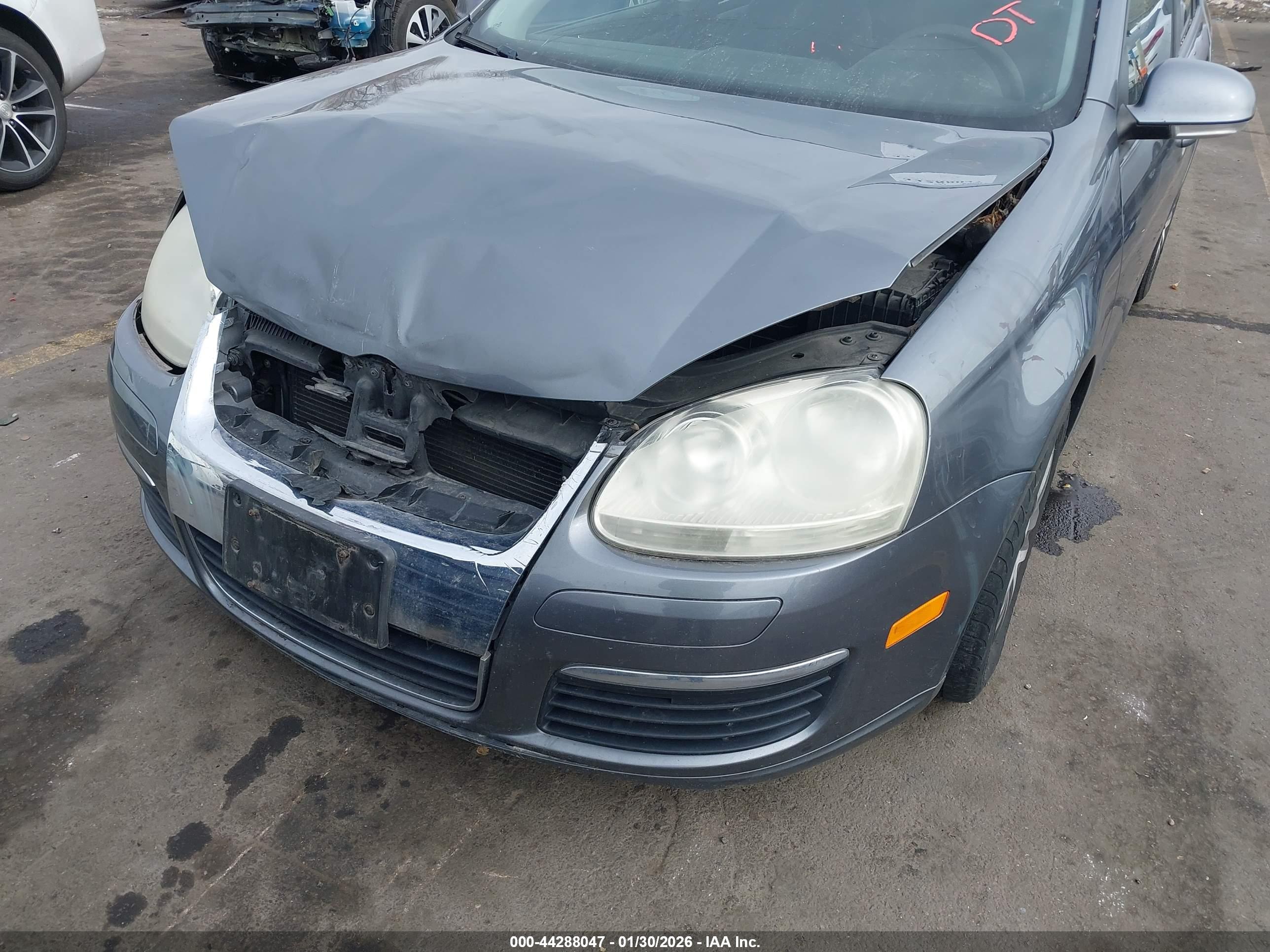 VOLKSWAGEN JETTA image 6