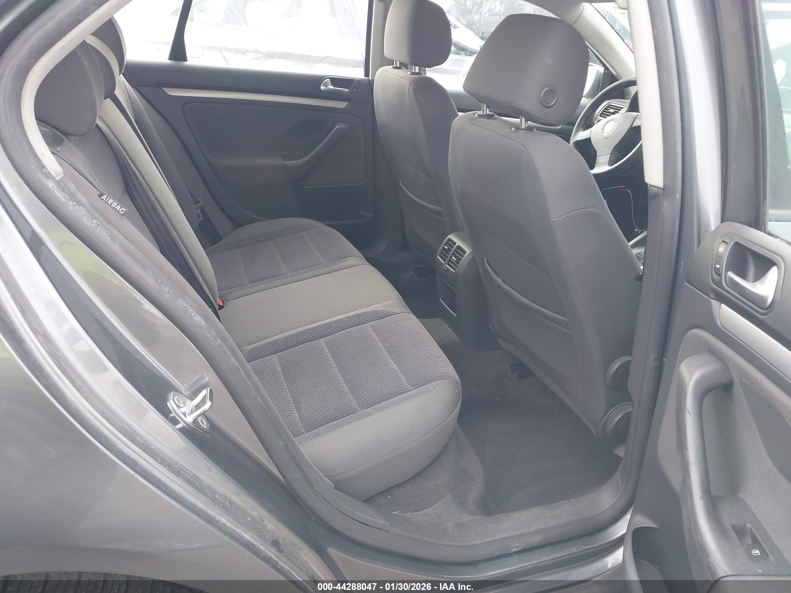 VOLKSWAGEN JETTA image 8