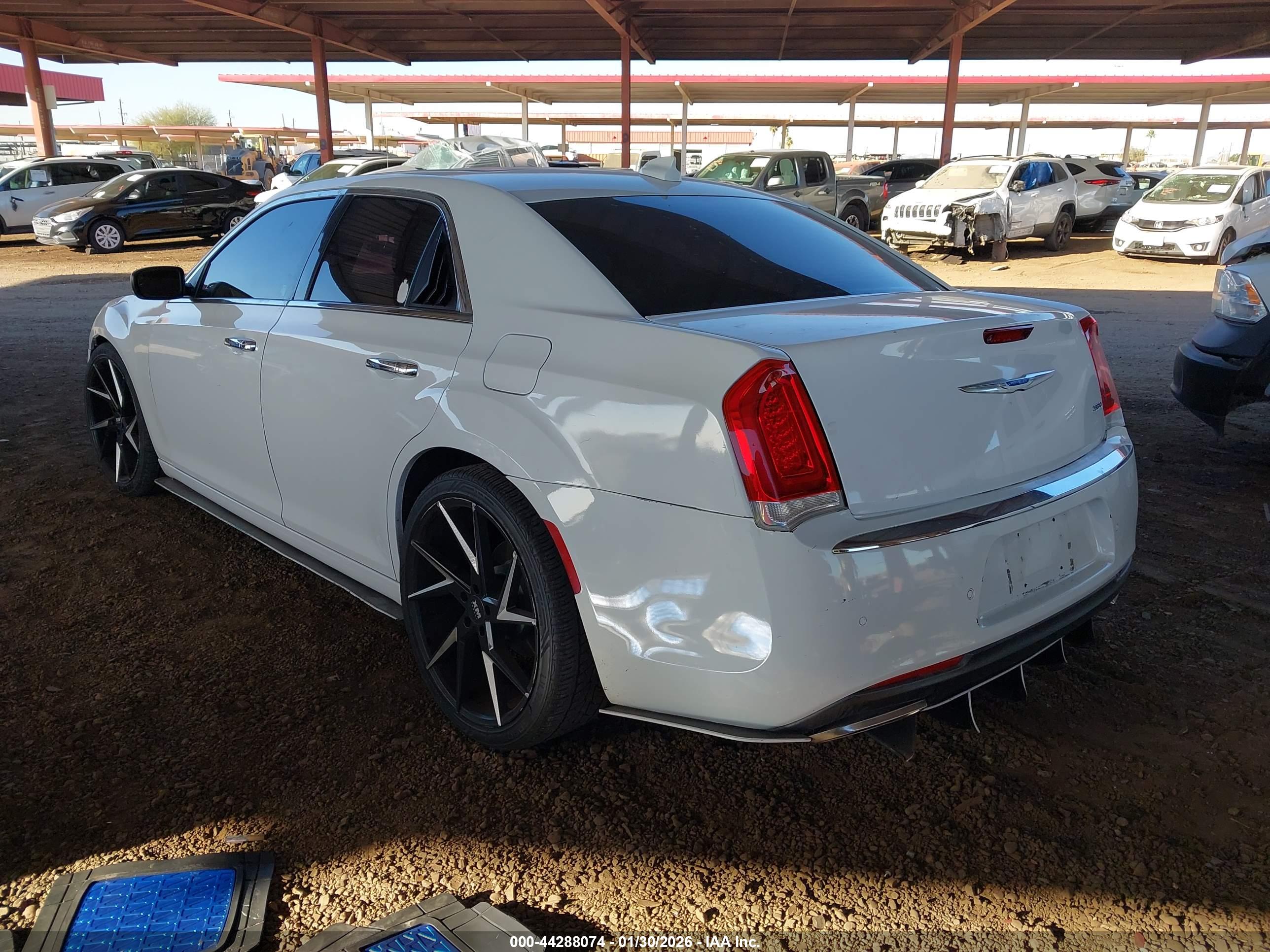 CHRYSLER 300 image 3