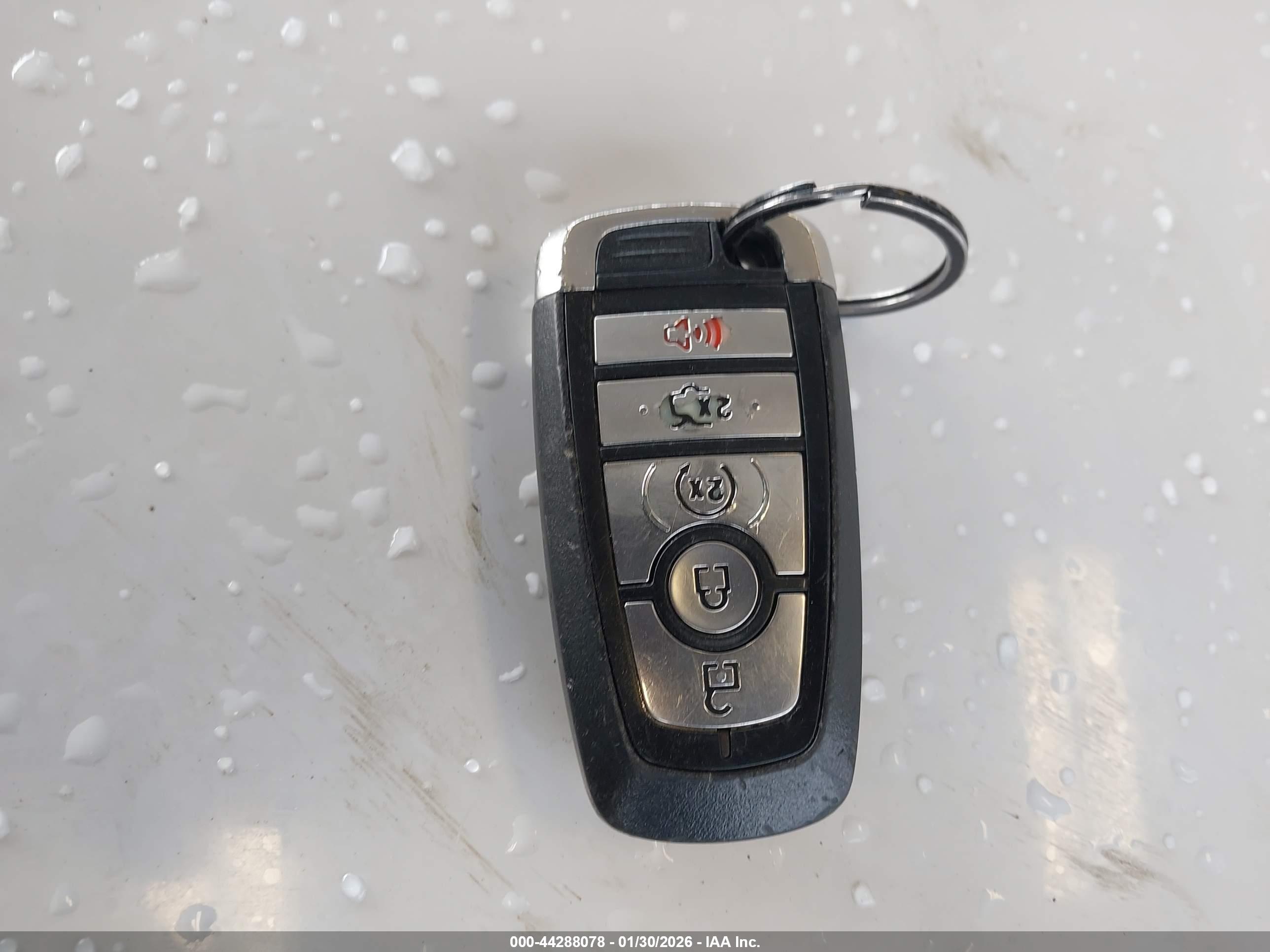 FORD FUSION image 11