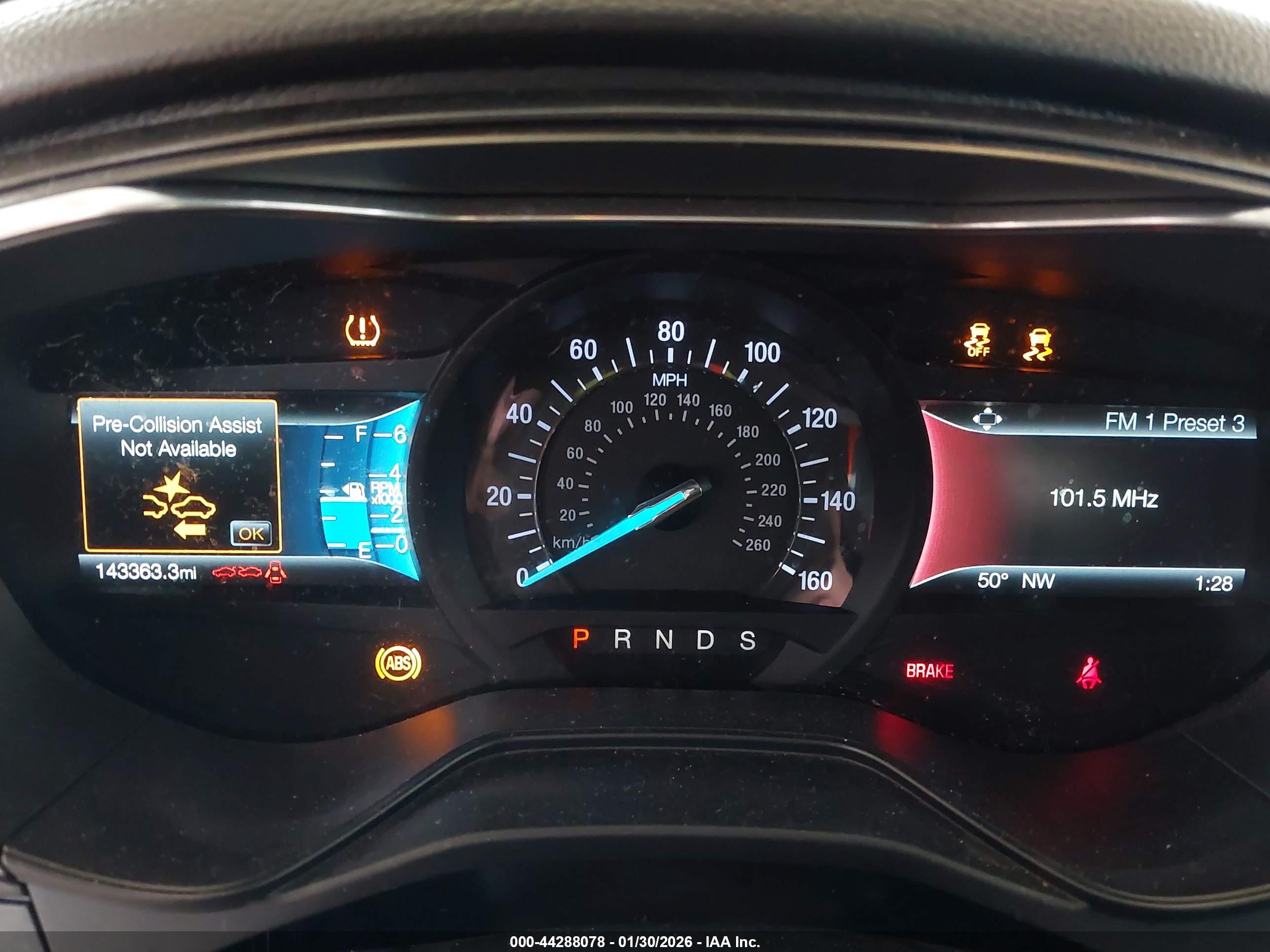FORD FUSION image 7
