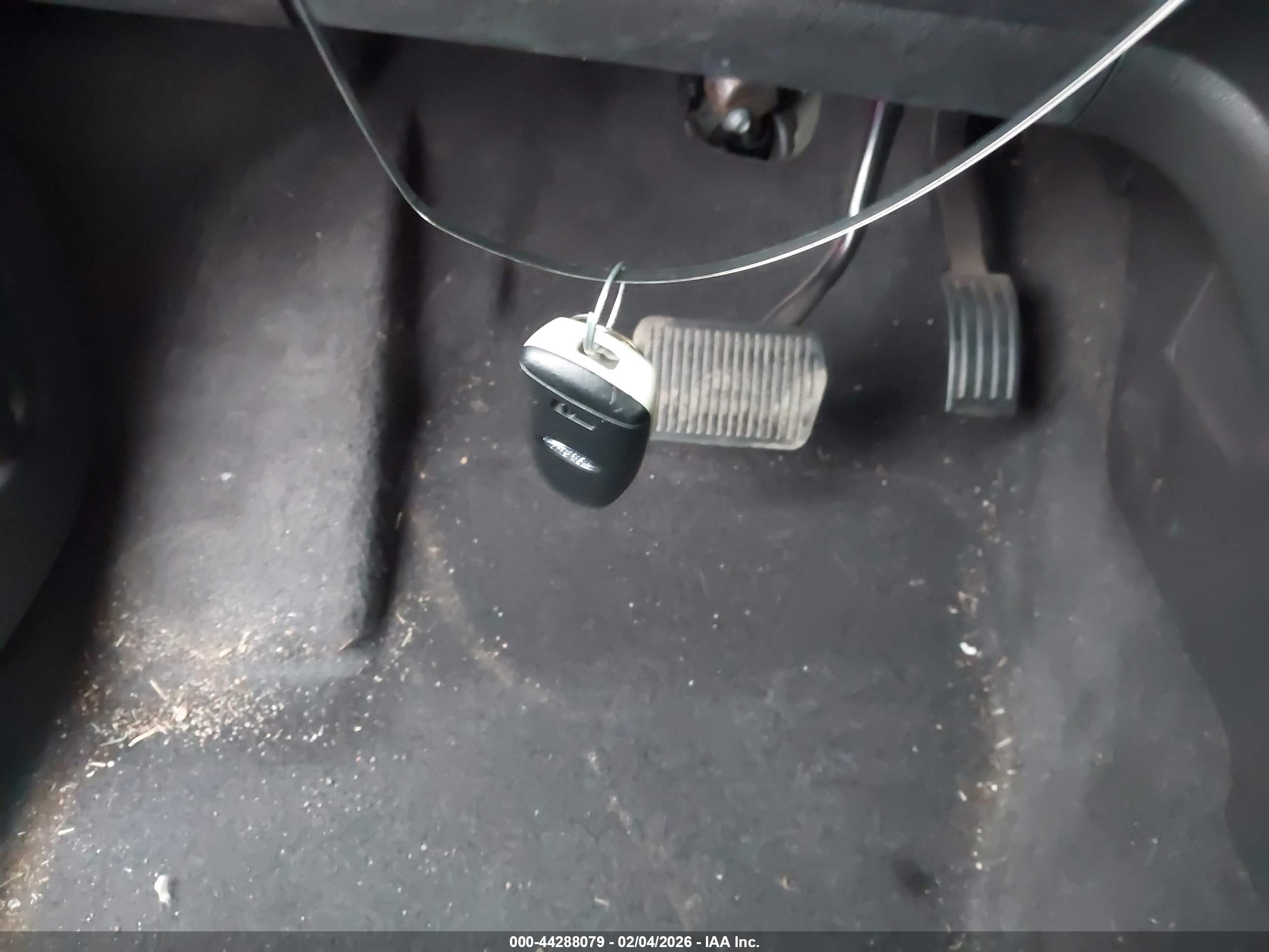 FORD ESCAPE image 11