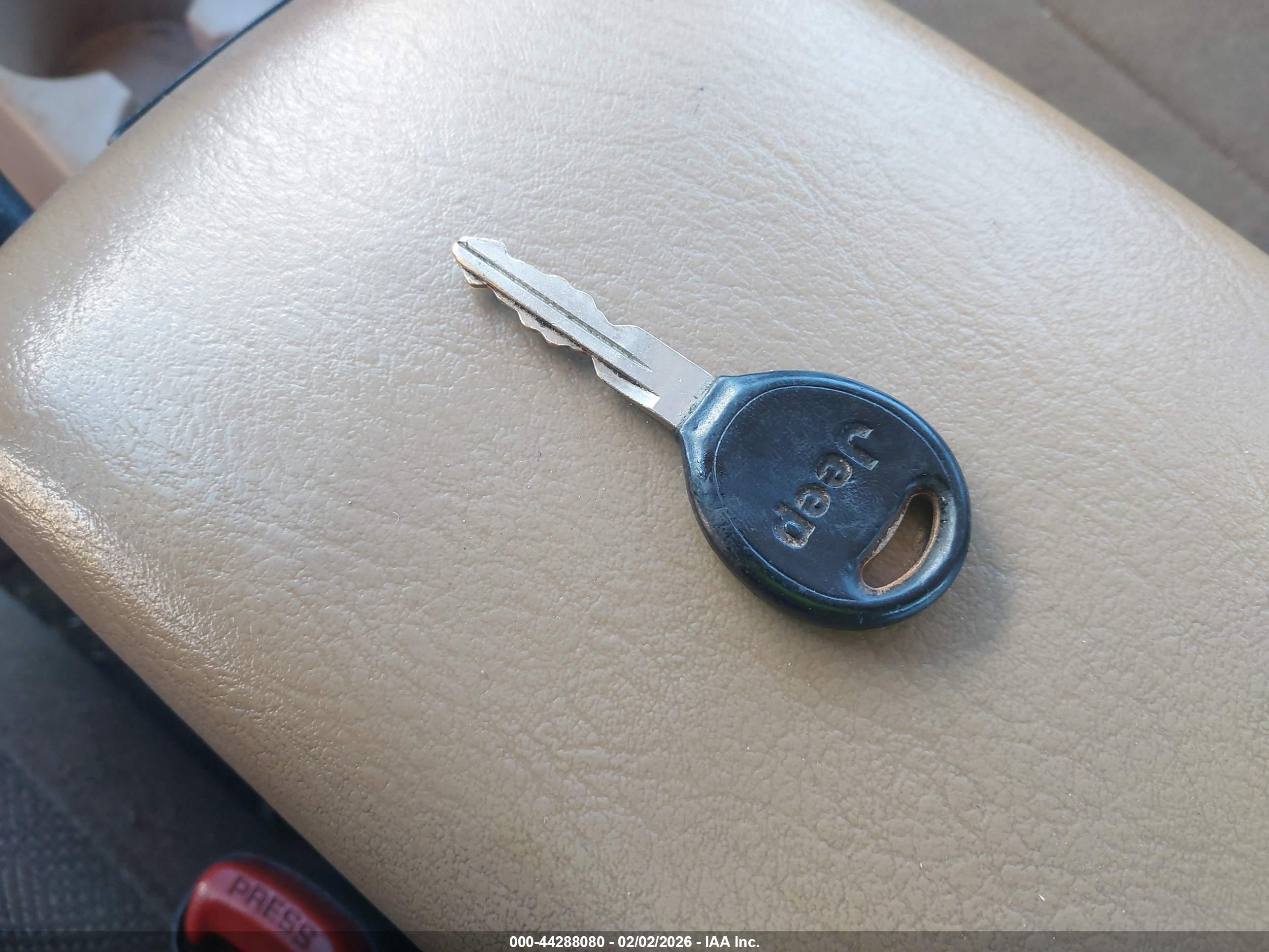 JEEP CHEROKEE image 11