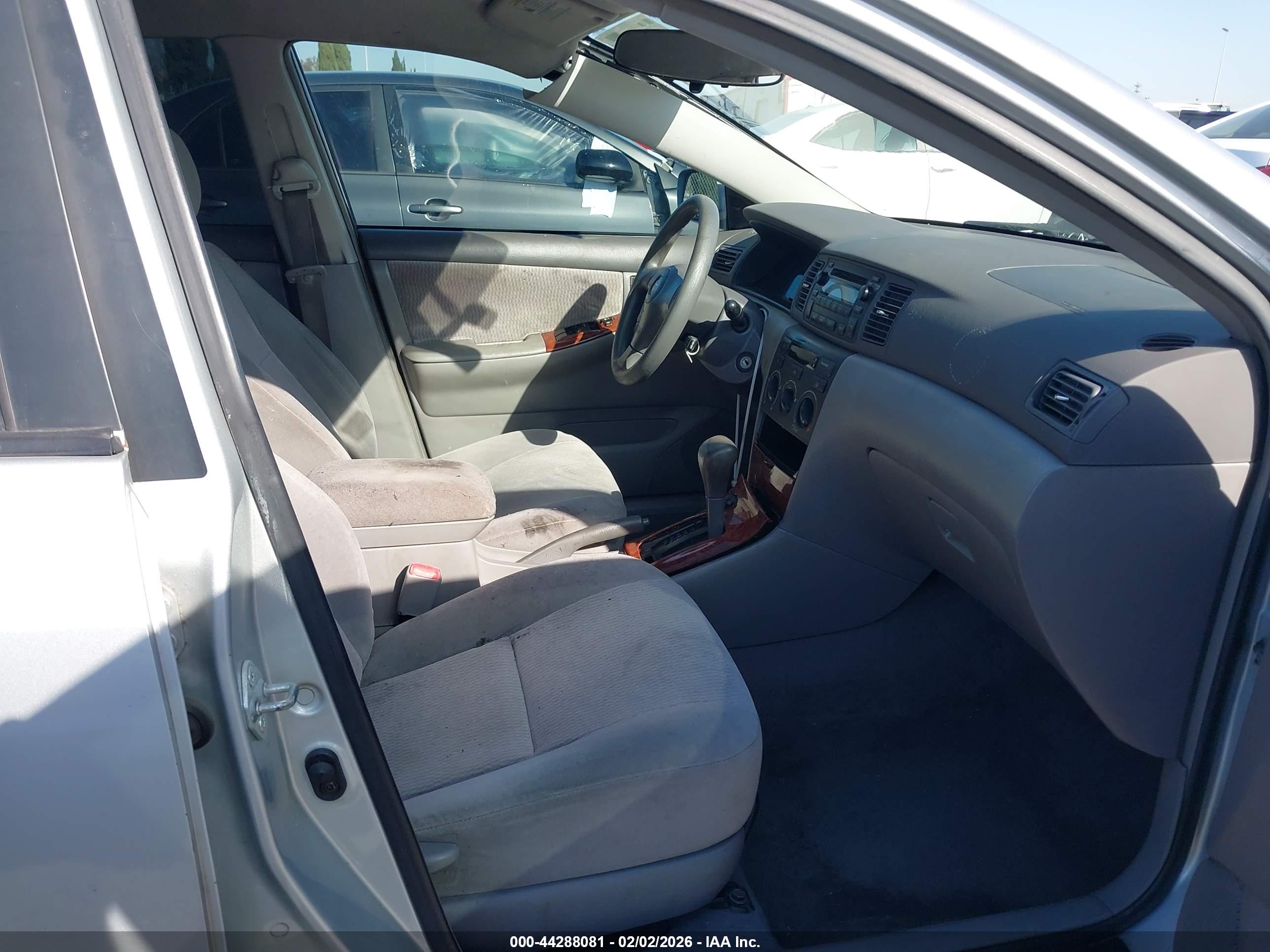 TOYOTA COROLLA image 5