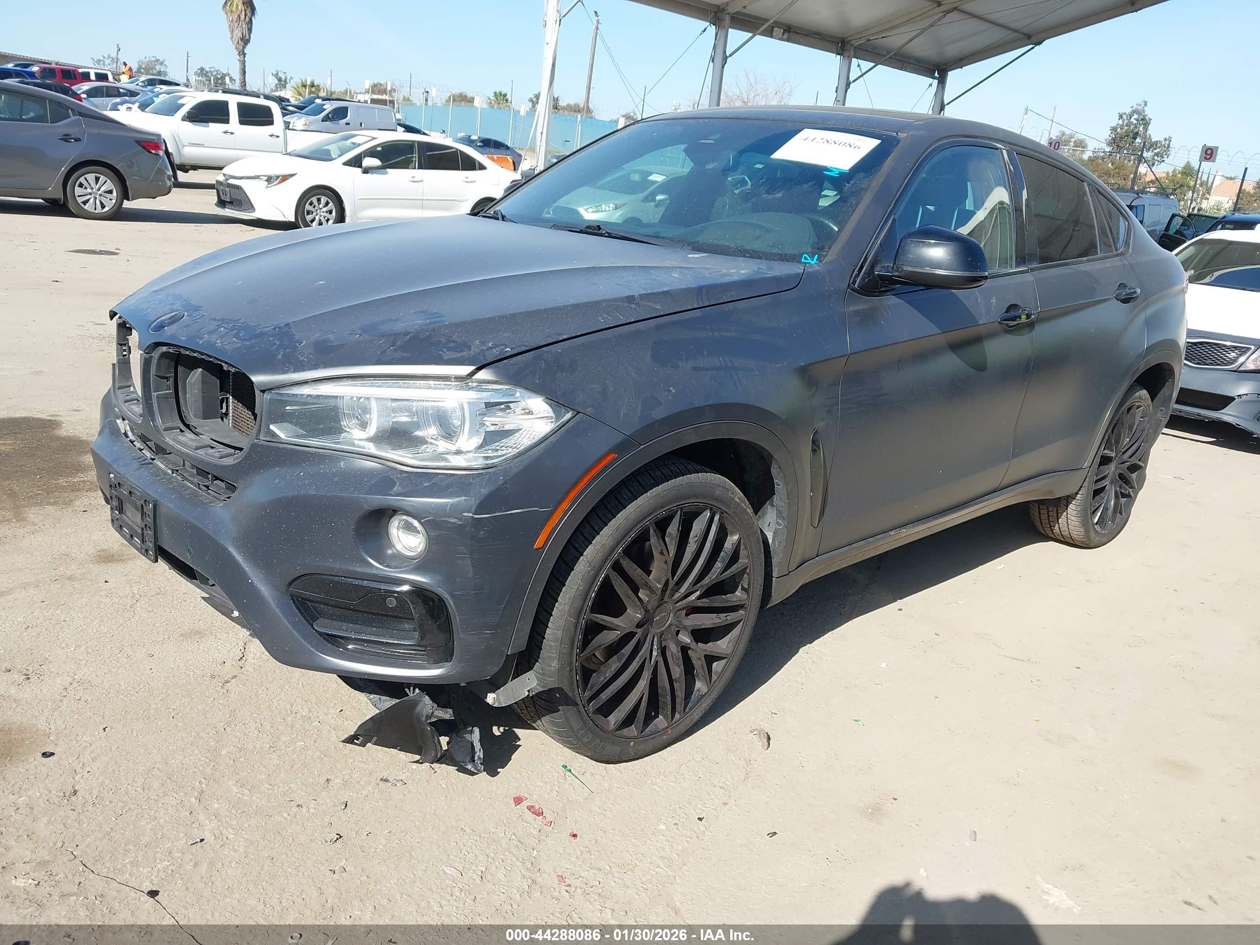 BMW X6 image 2